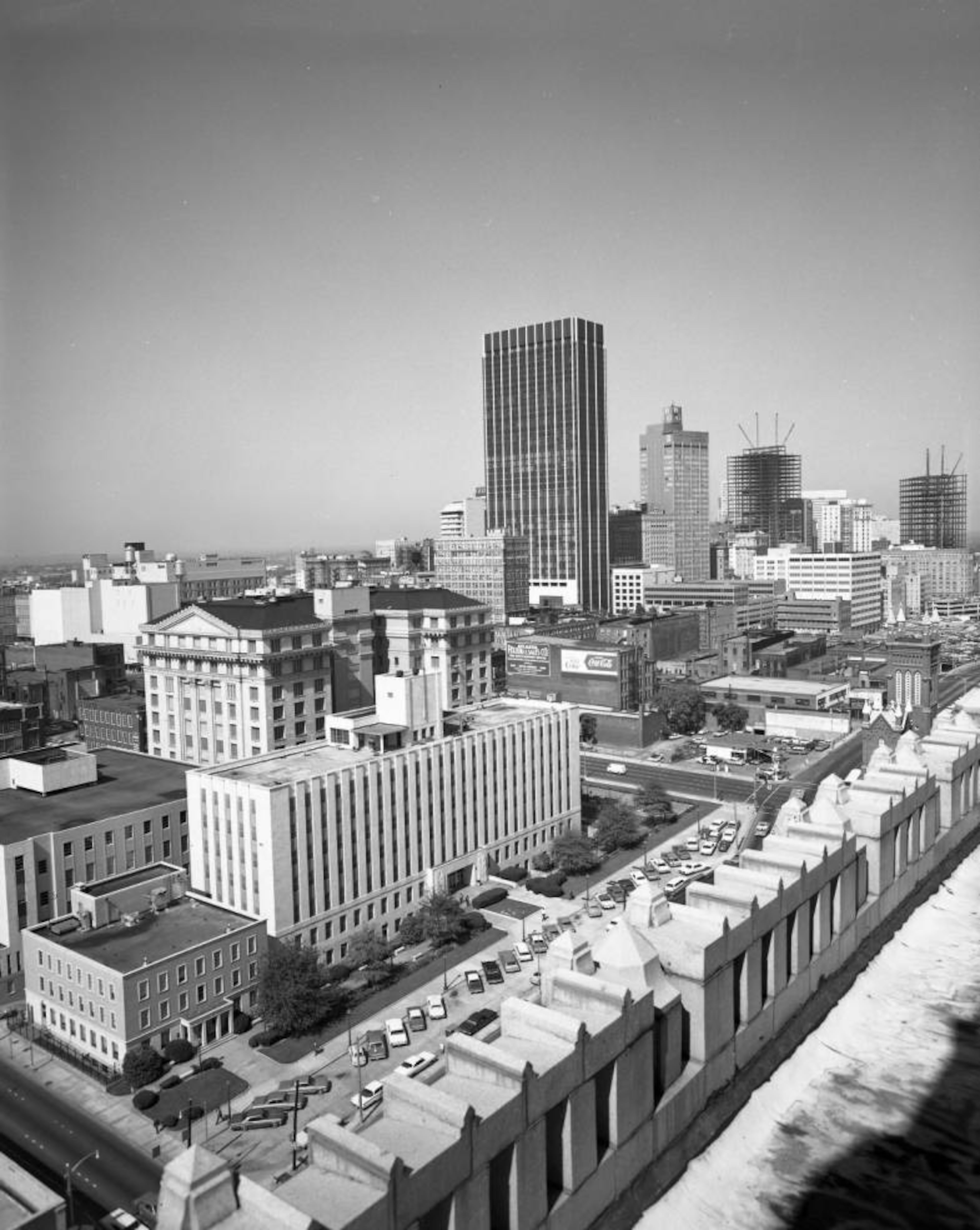 Same view as the previous photo, but seven years later in 1967. Downtown Atlanta, looking north, the State Court of Fulton County in the foreground, and lots of contruction in the background, including the Equitable Building.