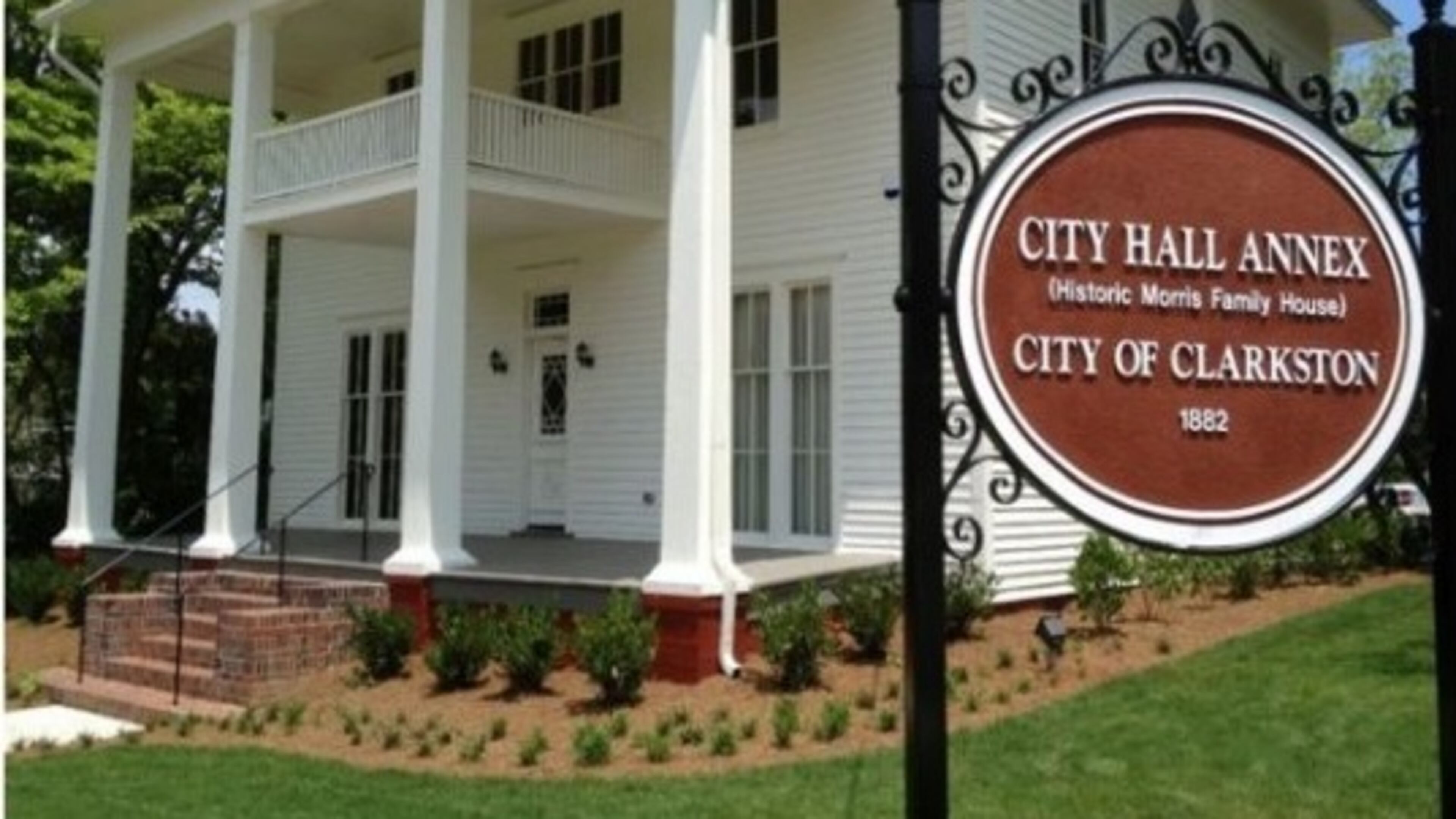 The Clarkston City Council is debating how to replace a councilman who resigned.