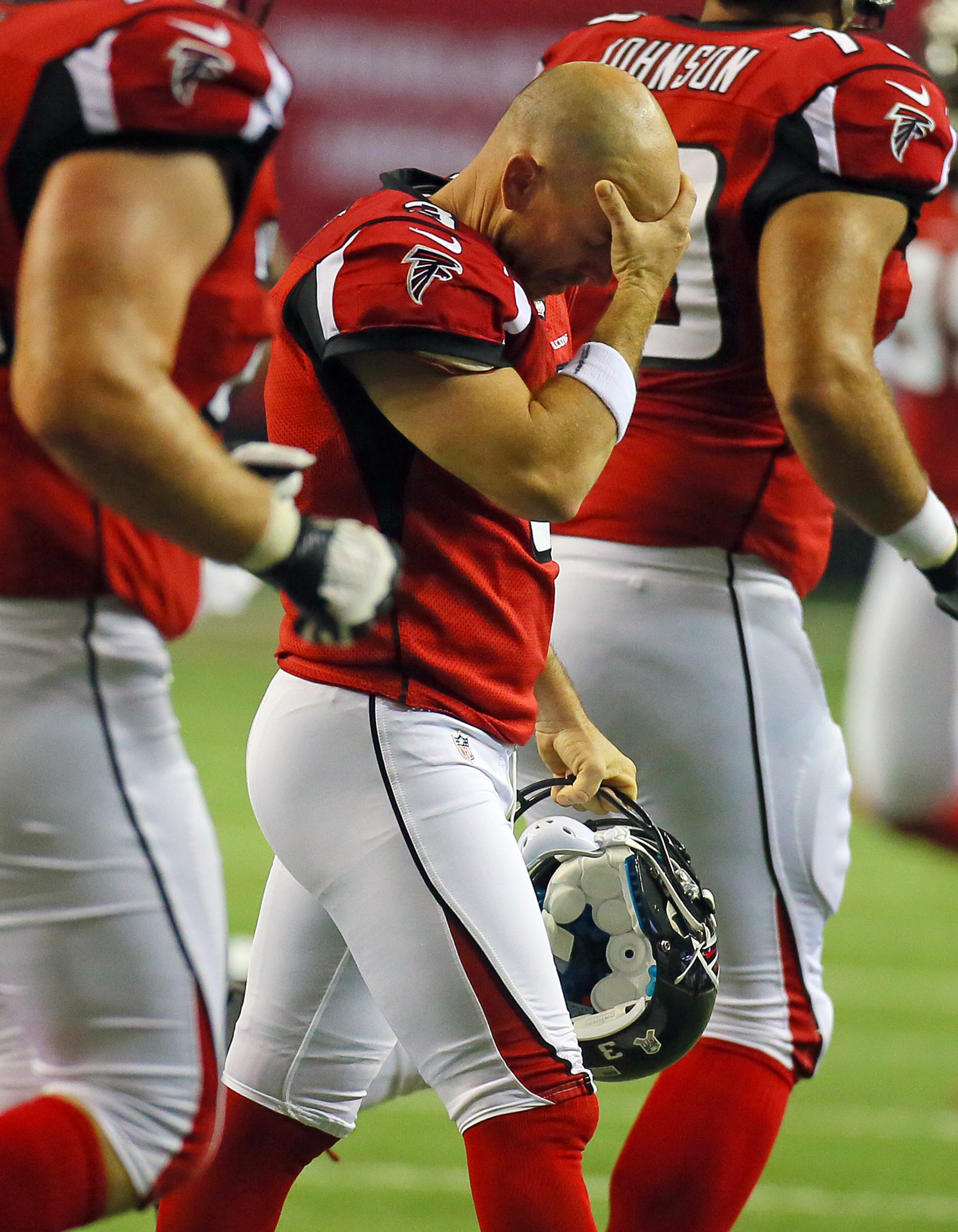 Atlanta Falcons kicker Matt Bryant reacts to missing a field goal attempt against the Cowboys during 1st half action at the Georgia Dome in Atlanta on Sunday, Nov. 4, 2012. CURTIS COMPTON / CCOMPTON@AJC.COM