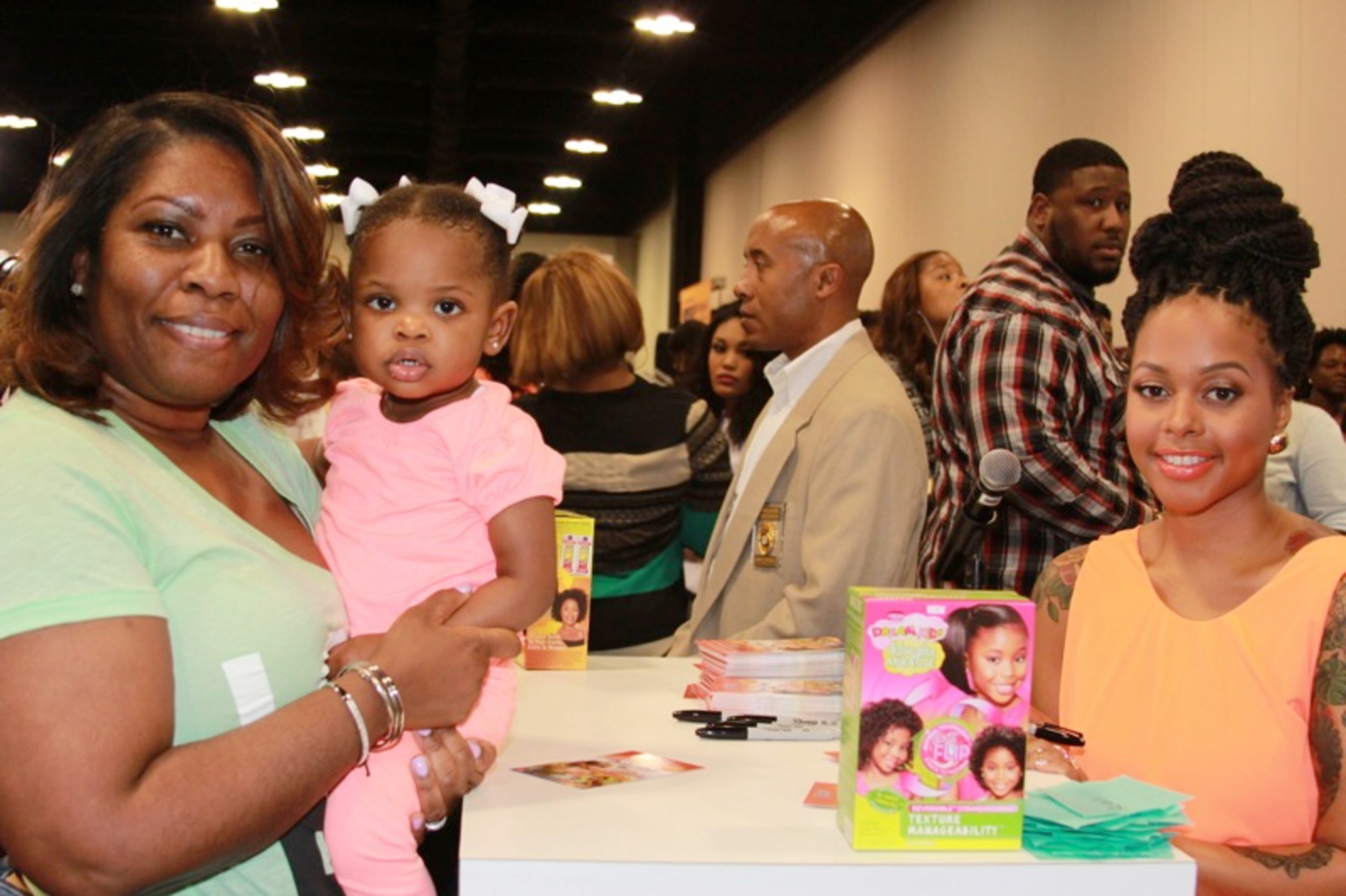 A mother and daughter get to meet Chrisette Michele.