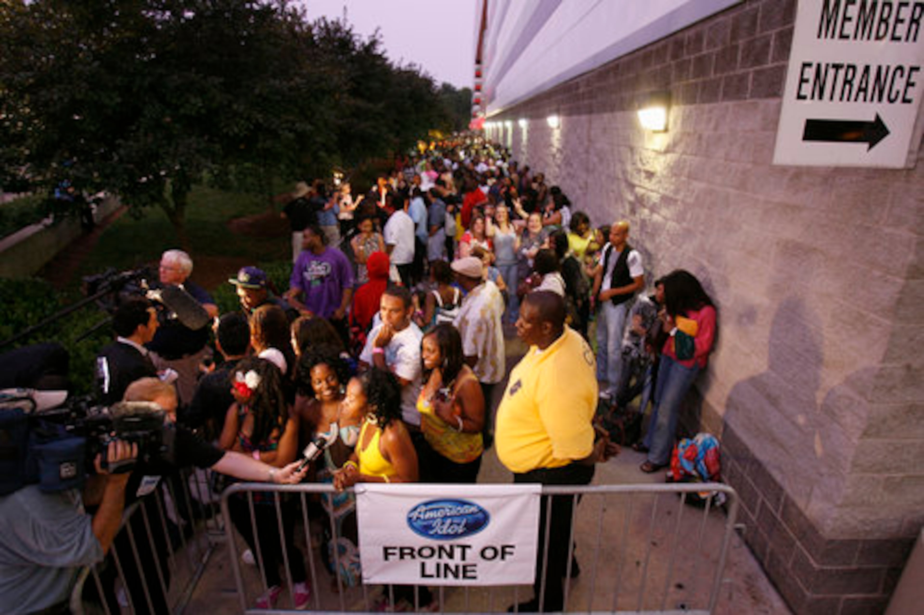 About 9,000 people pre-registered for 'American Idol' auditions at the Georgia Dome in 2009. (AJC FILE)