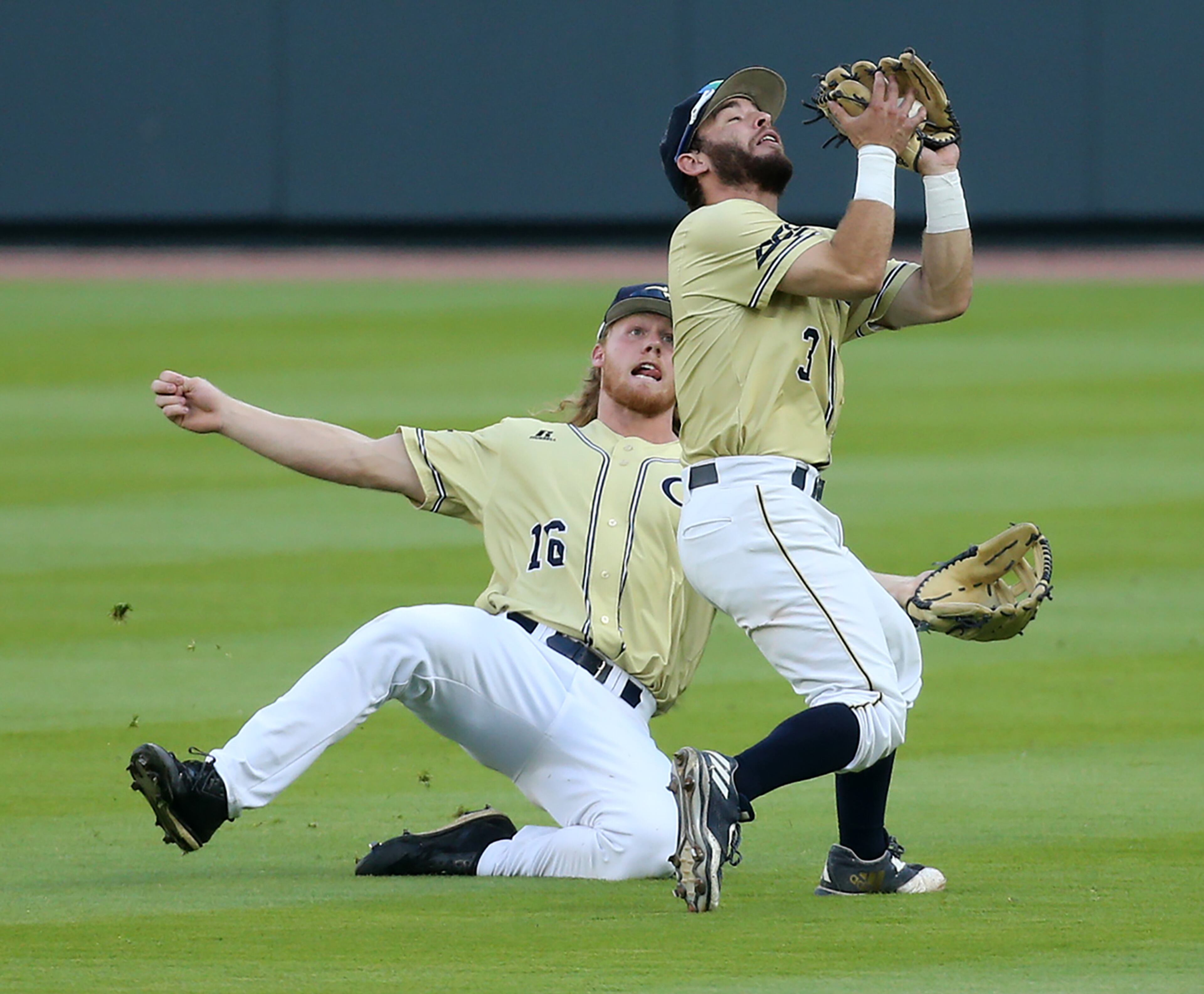 May 9, 2017, Atlanta: Georgia Tech second baseman Wade Bailey (right) nearly collides with outfielder Coleman Poje catching a fly ball by GeorgiaÛªs Cam Shepherd during the first inning of the Spring Classic in a NCAA college baseball game at SunTrust Park on Tuesday, May 9, 2017, in Atlanta. Curtis Compton/ccompton@ajc.com