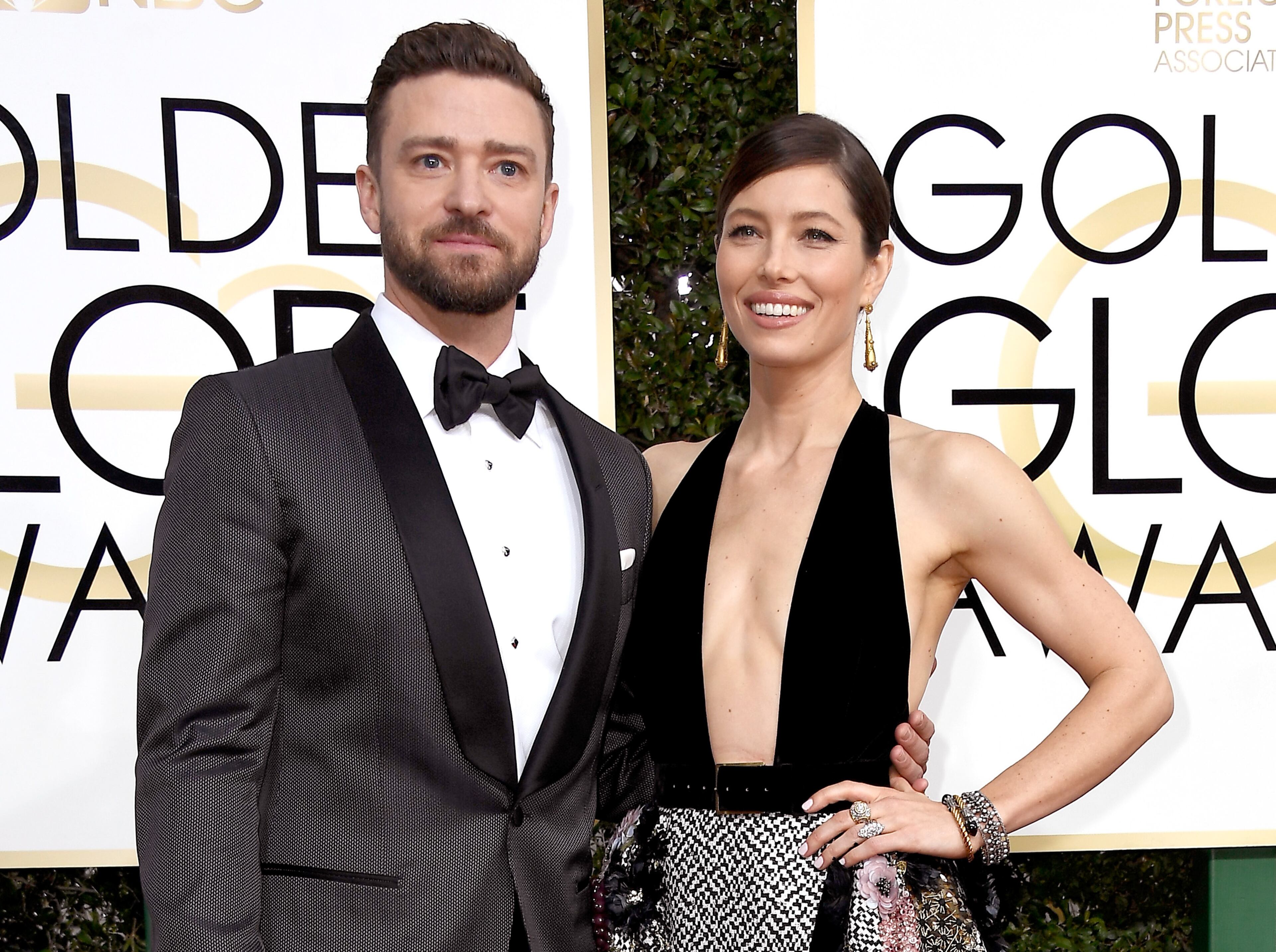 BEVERLY HILLS, CA - JANUARY 08: Singer/actor Justin Timberlake (L) and actress Jessica Biel attend the 74th Annual Golden Globe Awards at The Beverly Hilton Hotel on January 8, 2017 in Beverly Hills, California. (Photo by Frazer Harrison/Getty Images)