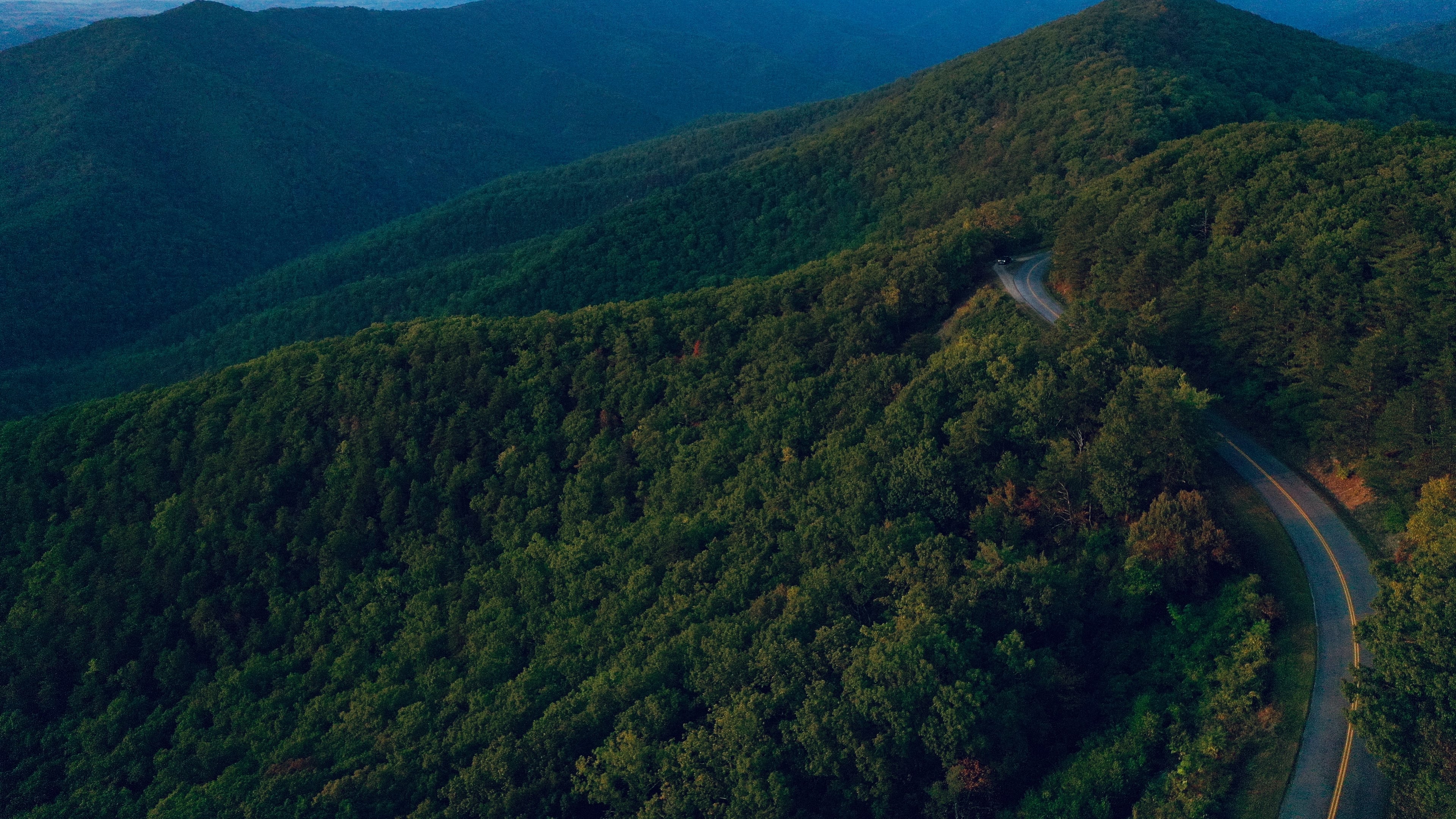 Just two hours north of Atlanta sits Blue Ridge, a town nestled in the north Georgia mountains and perfect for a romantic fall retreat.