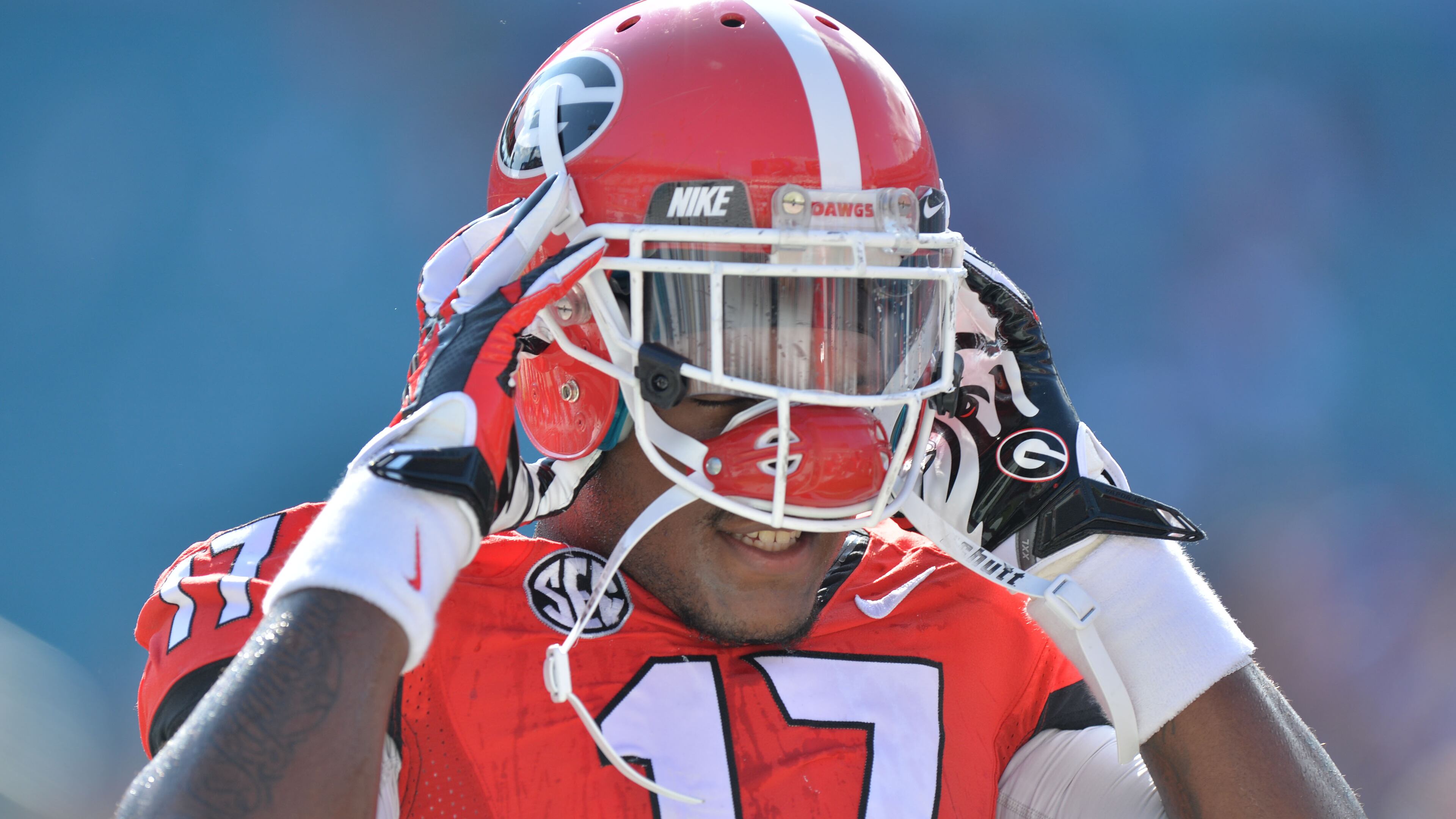 October 31, 2015 Jacksonville, Florida - Georgia Bulldogs linebacker Davin Bellamy (17) puts his helmet on before their game against the Florida Gators at EverBank Field in Jacksonville, Florida on Saturday, October 31, 2015. HYOSUB SHIN / HSHIN@AJC.COM