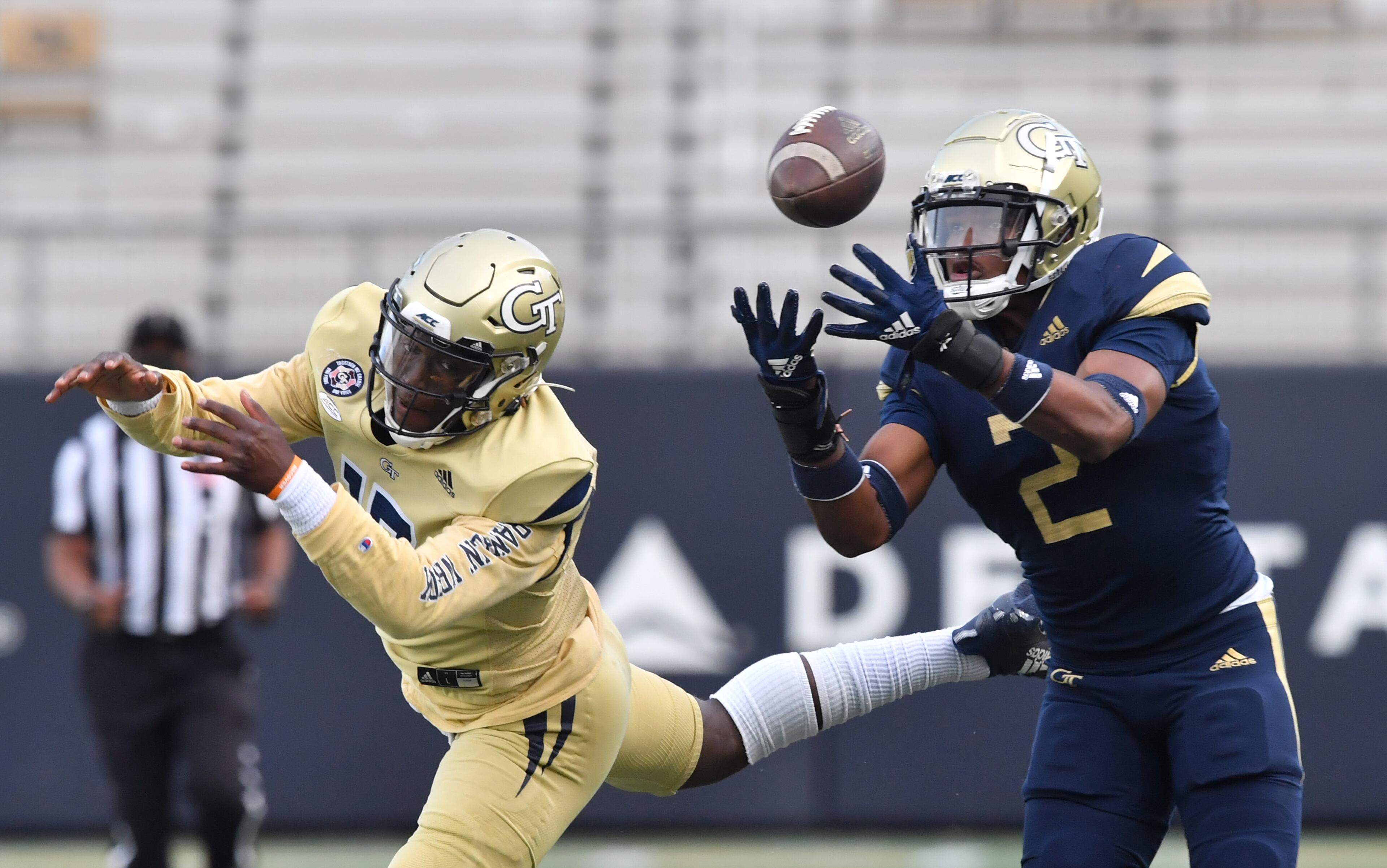 Georgia Tech defensive back Tariq Carpenter (2) intercepts the ball. (Hyosub Shin / Hyosub.Shin@ajc.com)