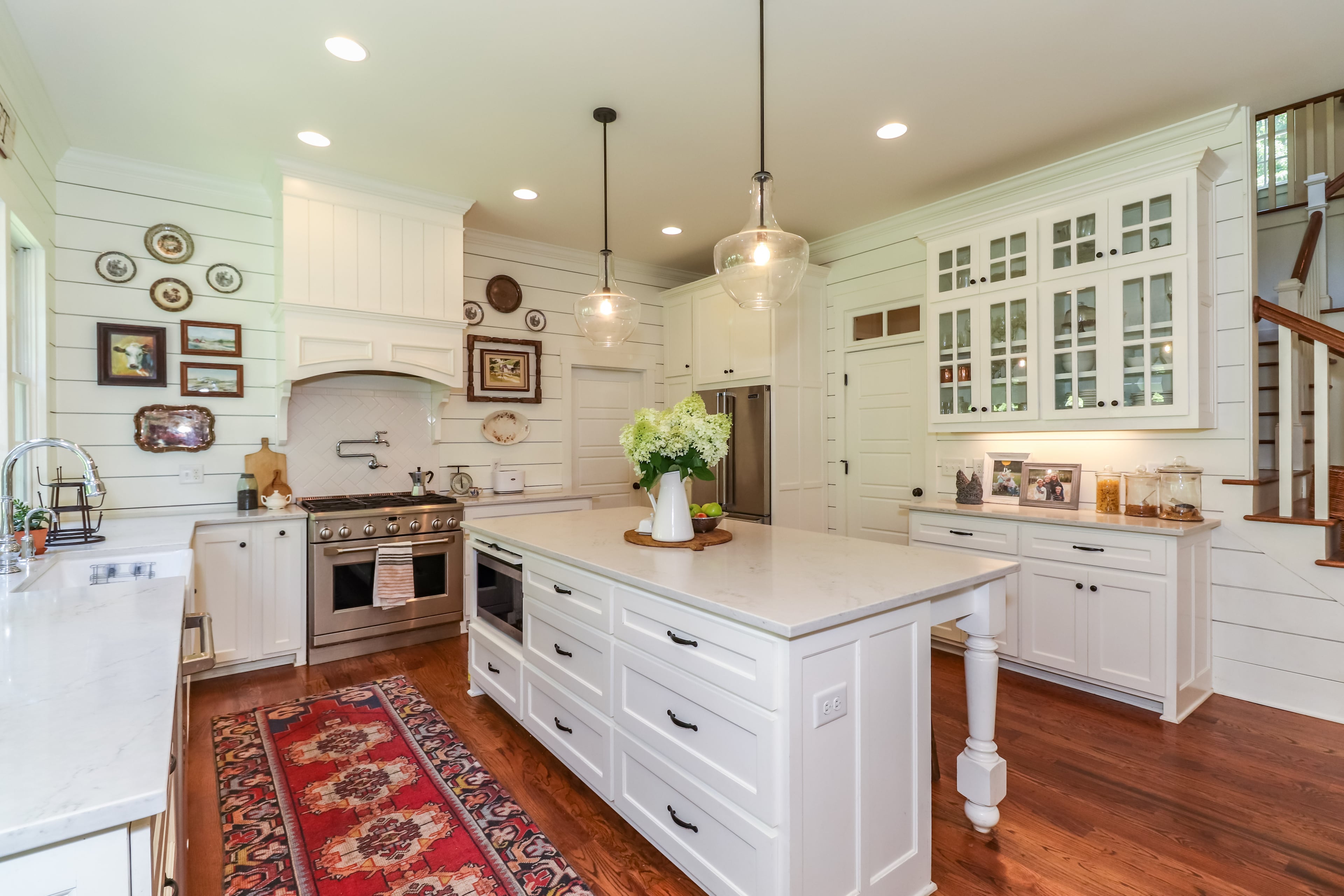 Country music's Jo Dee Messina has placed her Atlanta mansion on the market, and it's an absolute luxury listing stunner.
Courtesy of Tyler Willis Photography