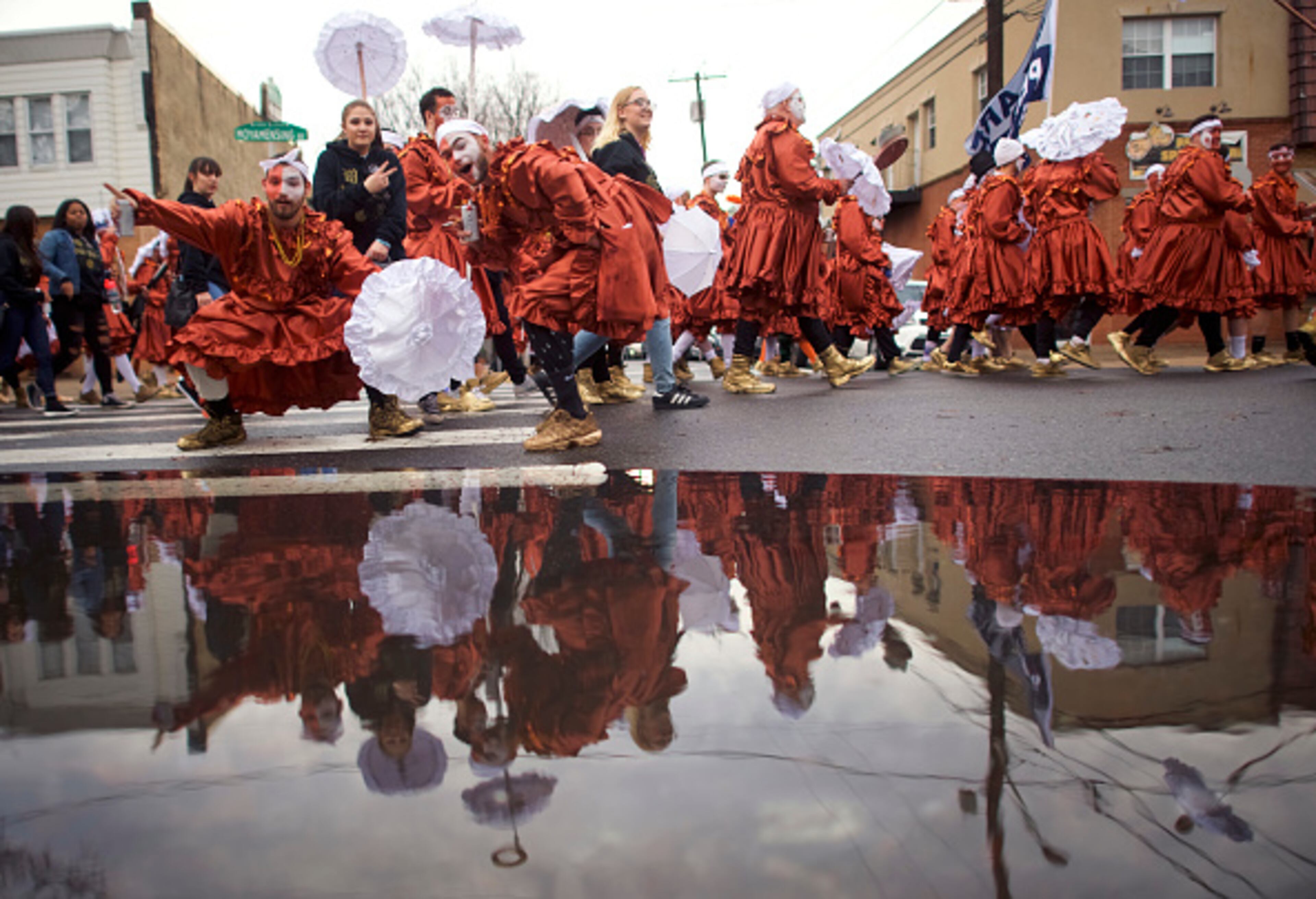 PHILADELPHIA, PA - JANUARY 01: Members of the MGK Mummers walk towards the parade route on January 1, 2019 in Philadelphia, Pennsylvania. (Photo by Mark Makela/Getty Images)