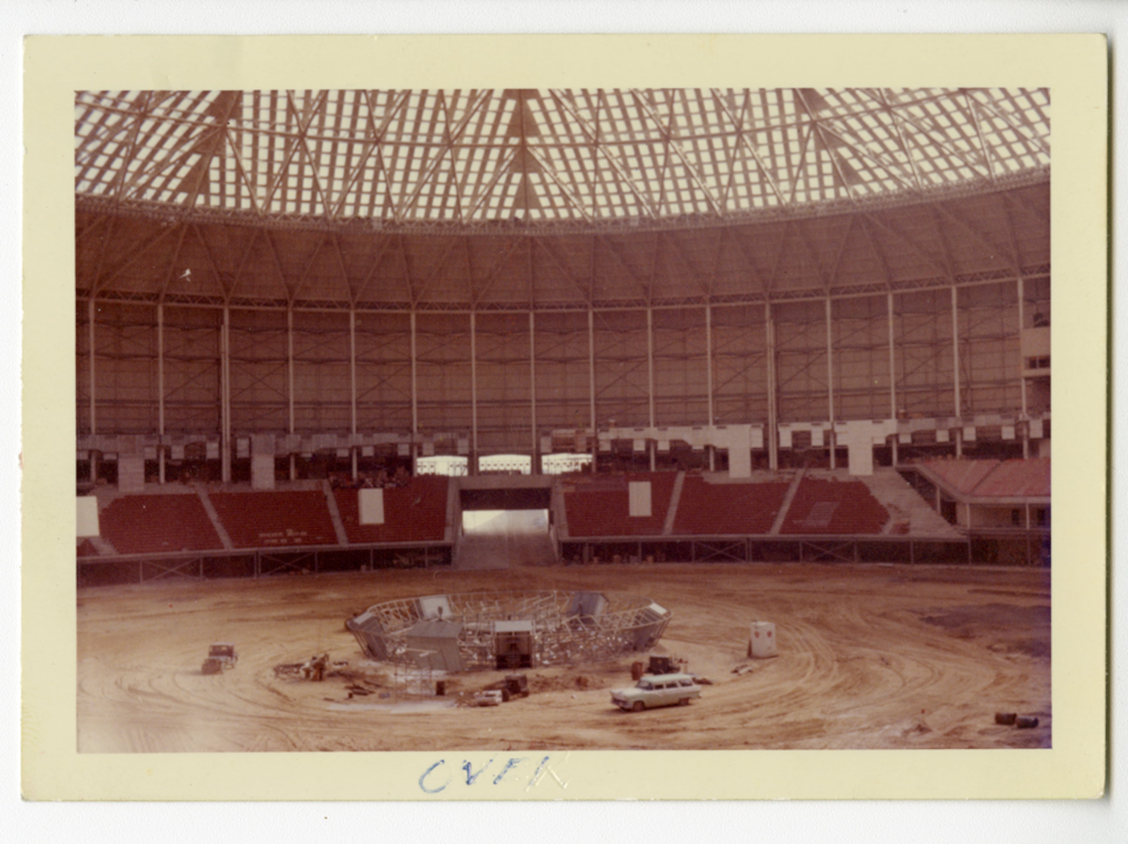 The dome -- 270 feet in diameter at the base and 75 feet high at its center -- was built by erecting a center pole with a circular girder on it and then setting 32 steel ribs supports to the curved dome structure. The completed framework required more than 650 tons of steel and covers an area of 71,500 square feet. (Georgia Tech Archives)