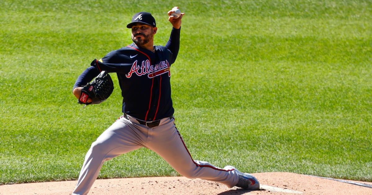 Pérez, White help Braves slip by Mets