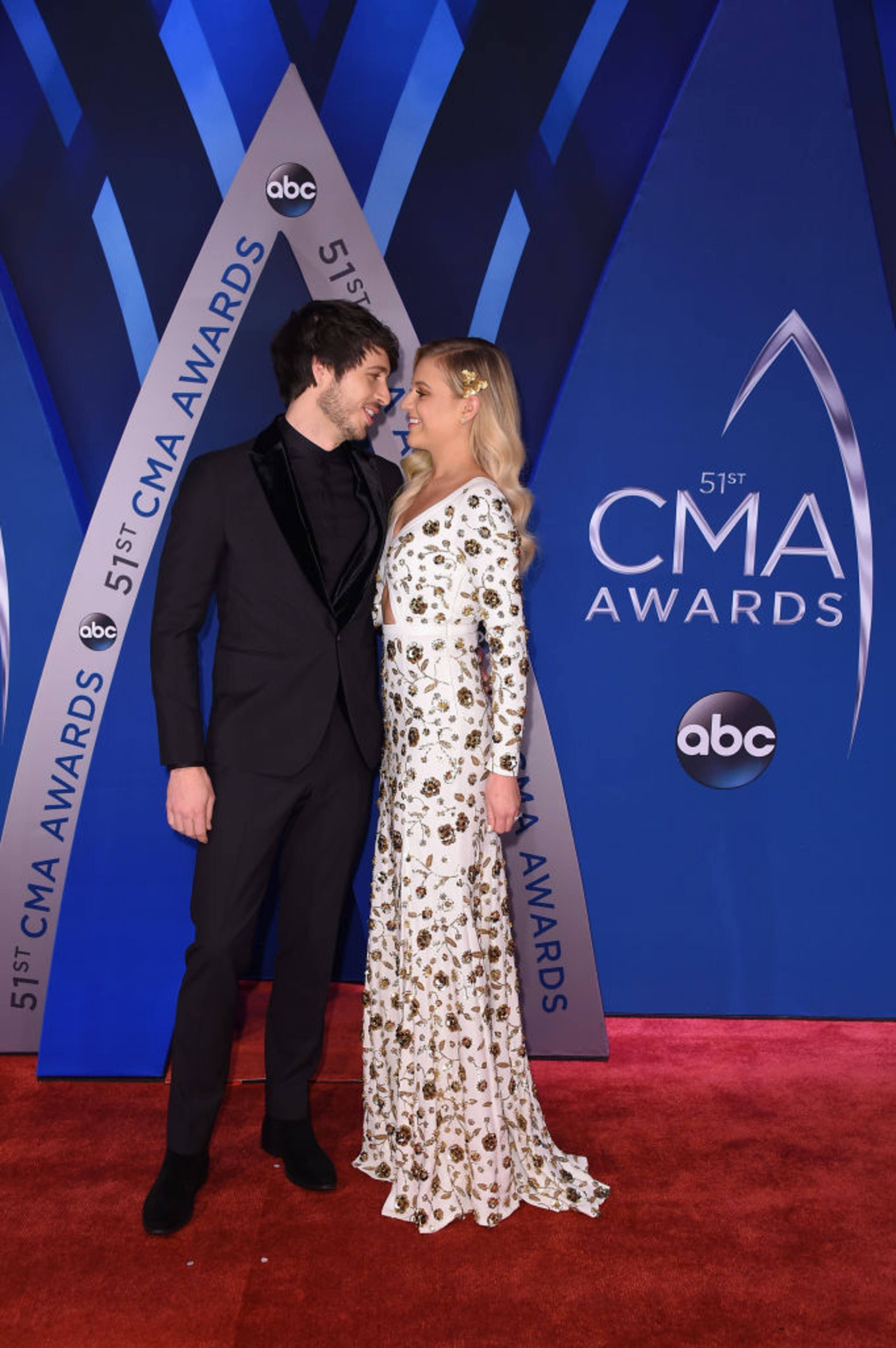 NASHVILLE, TN - NOVEMBER 08: Singer-songwriters Morgan Evans (L) and Kelsea Ballerini attend the 51st annual CMA Awards at the Bridgestone Arena on November 8, 2017 in Nashville, Tennessee. (Photo by Michael Loccisano/Getty Images)