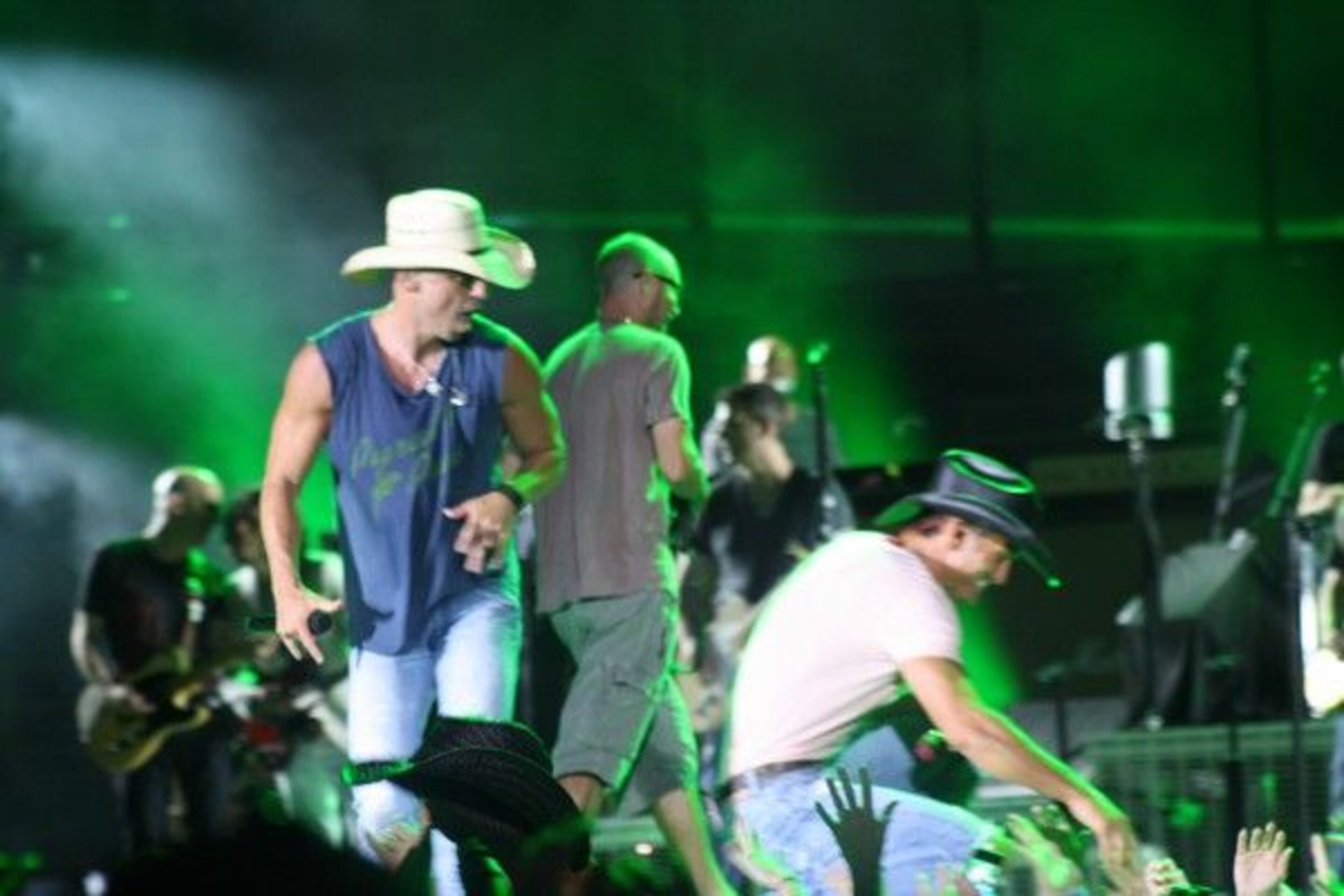 Kenny Chesney and Tim McGraw Together on the Brothers of the Sun Tour at Bank of America Stadium Read more: http://www.wkktfm.com/cc-common/gallery/photos.html?album_id=322610#/1/19363188#ixzz1ytYuFhkW