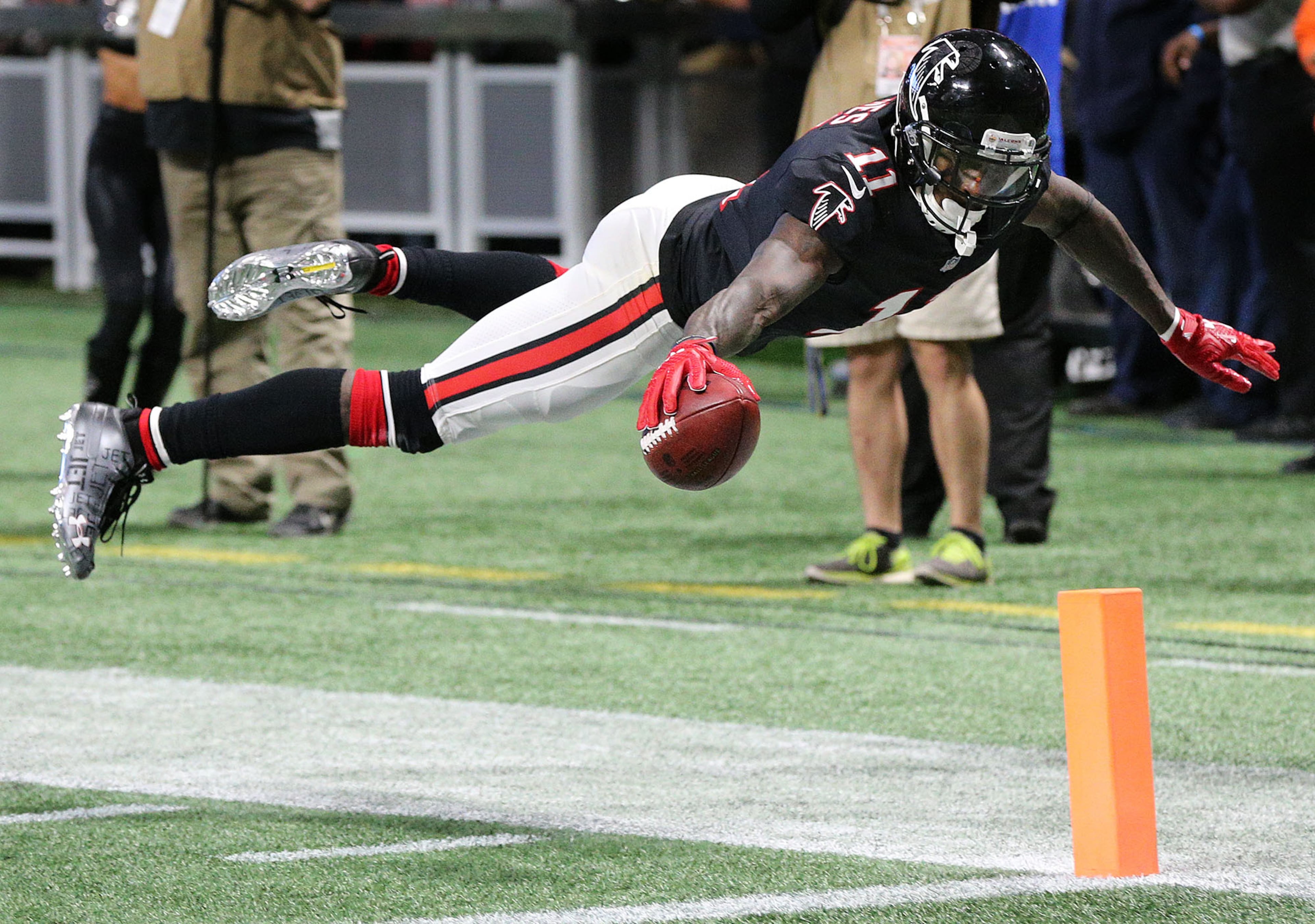 November 26, 2017 Atlanta: Falcons wide receiver Julio Jones soars into the endzone to score his second touchdown on the day during the second quarter against the Buccaneers in a NFL football game on Sunday, November 26, 2017, in Atlanta. Curtis Compton/ccompton@ajc.com