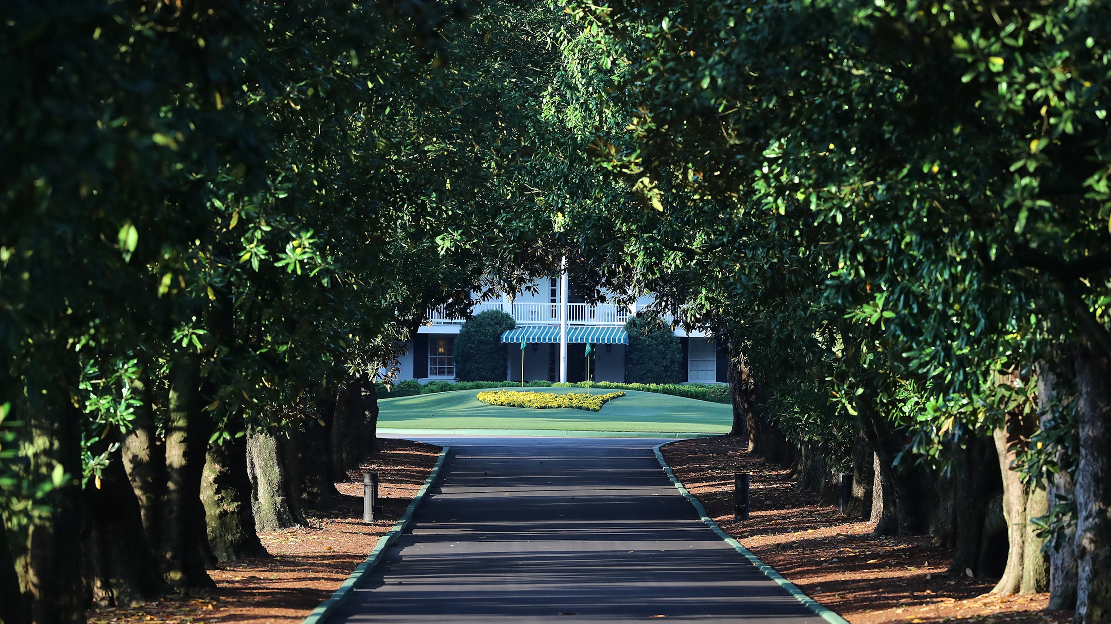 A Georgia man was sentenced Monday to more than two years in federal prison after pleading guilty to a scheme that used stolen identities to obtain tickets to the Masters golf tournament. Curtis Compton ccompton@ajc.com