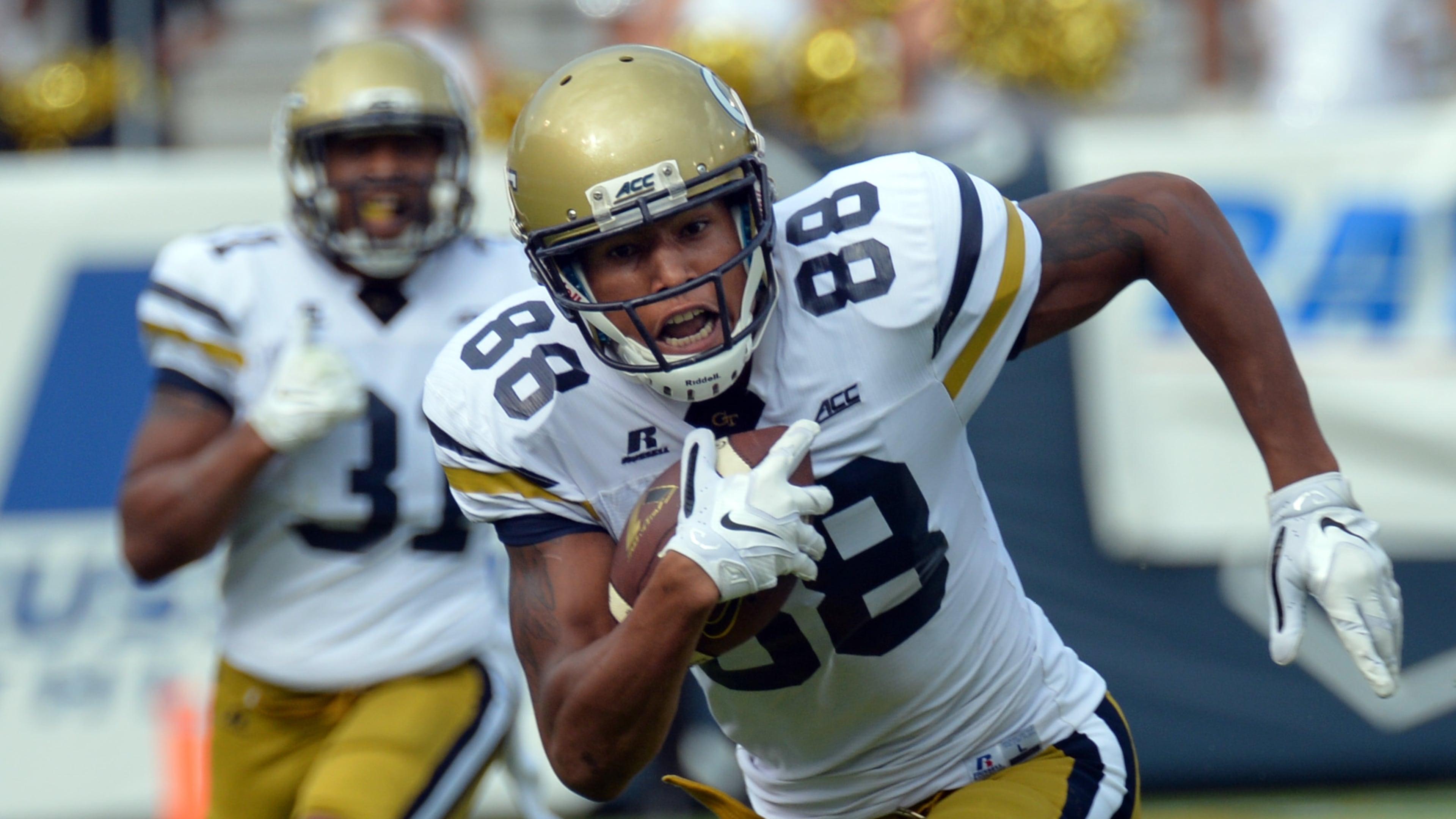 Former Georgia Tech wide receiver Darren Waller (88) was a sixth-round selection of the Baltimore Ravens on Saturday. HYOSUB SHIN / HSHIN@AJC.COM