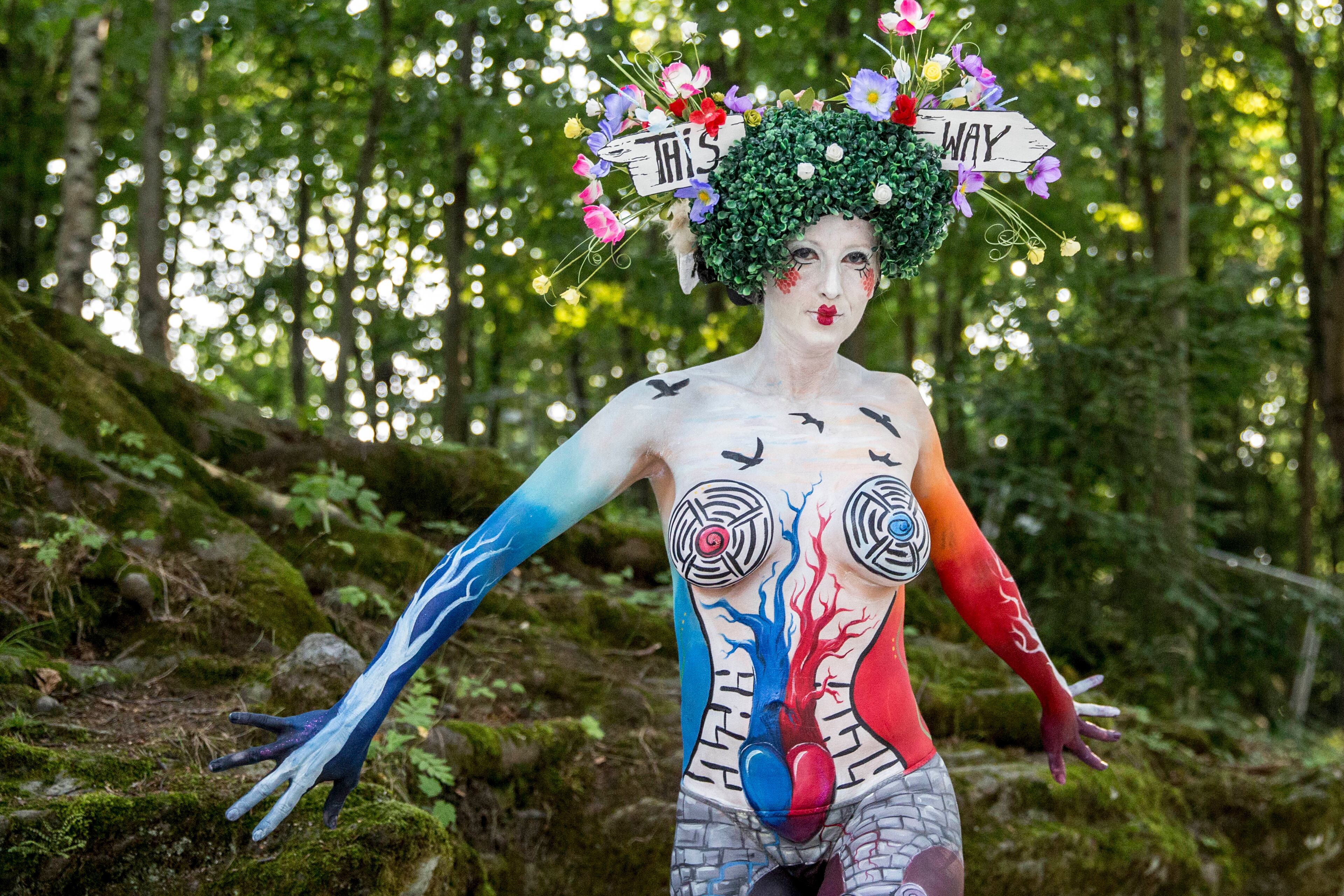 POERTSCHACH AM WOERTHERSEE, AUSTRIA - JULY 04: A model poses for a picture during the World Bodypainting Festival 2015 on July 4, 2015 in Poertschach am Woerthersee, Austria. (Photo by Jan Hetfleisch/Getty Images)