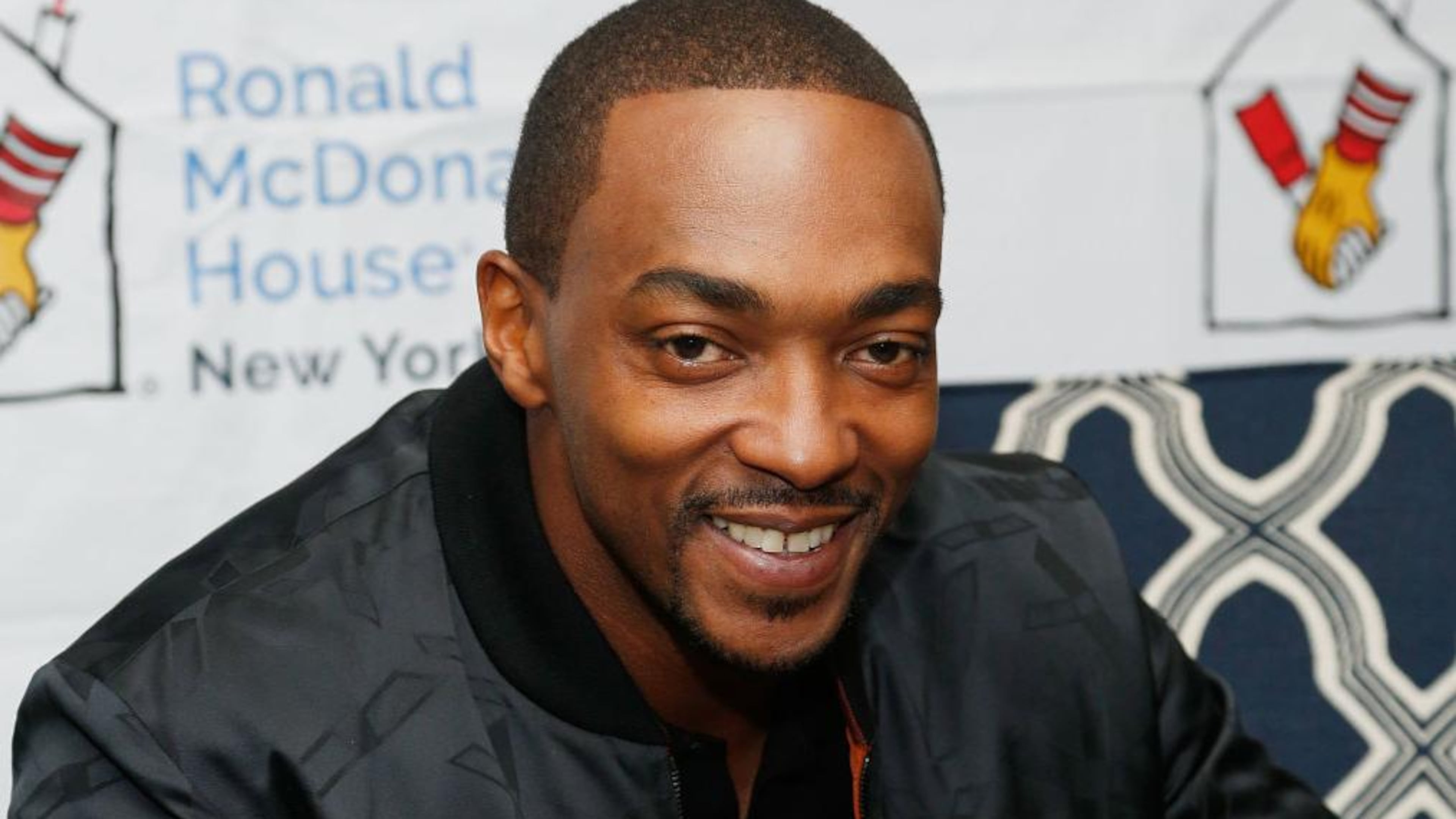 Actor Anthony Mackie traded barbs with an Atlanta Falcons fan last Sunday.