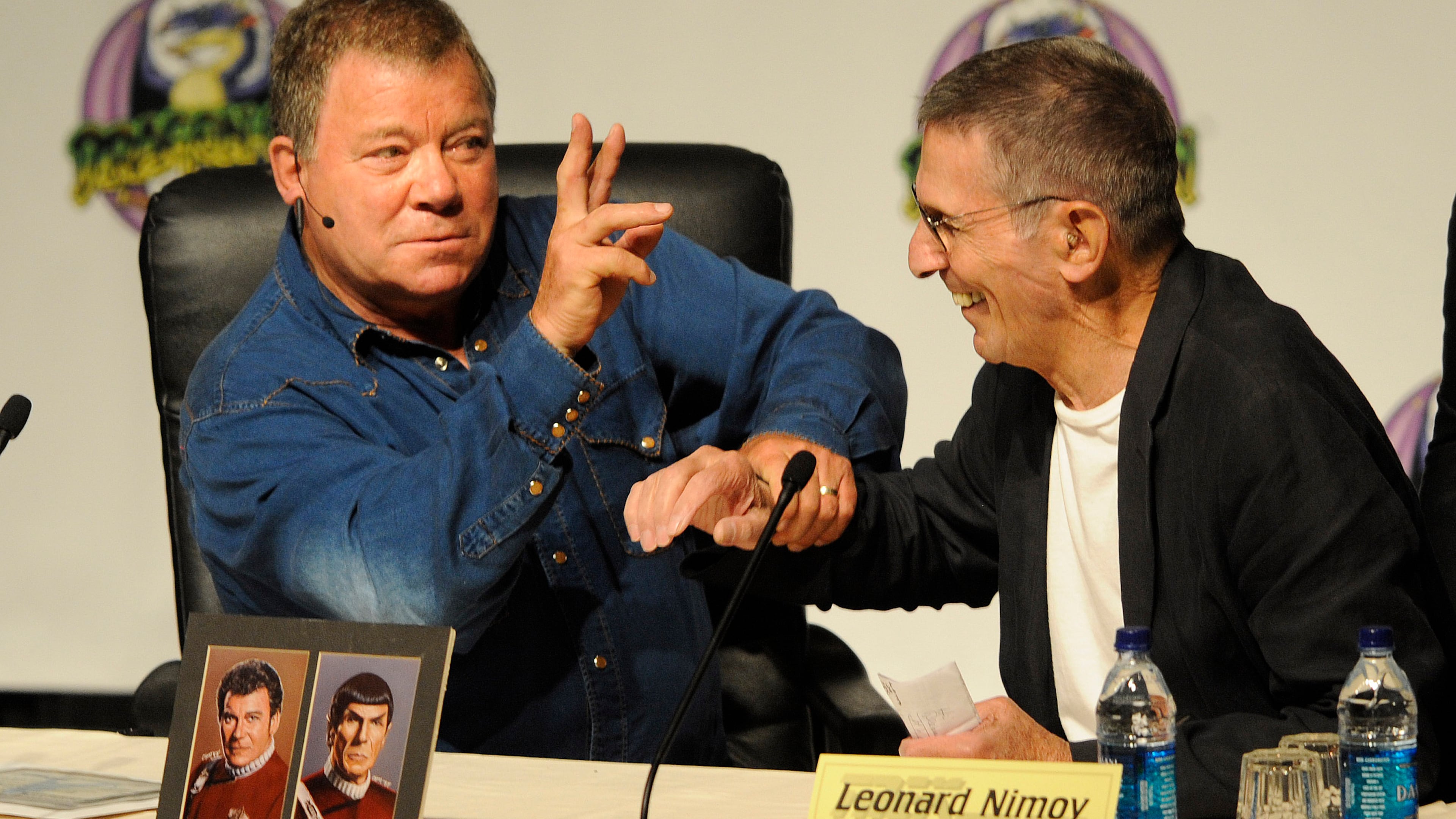 0909042 - Atlanta - William Shatner and Leonard Nimoy joke with each other during the Dragon Con convention at the Hyatt on Friday, September 4, 2009. Johnny Crawford/ jcrawford@ajc.com 0909042 - Atlanta - William Shatner and Leonard Nimoy joke with each other during the Dragon Con convention at the Hyatt on Friday, September 4, 2009. Johnny Crawford/ jcrawford@ajc.com
