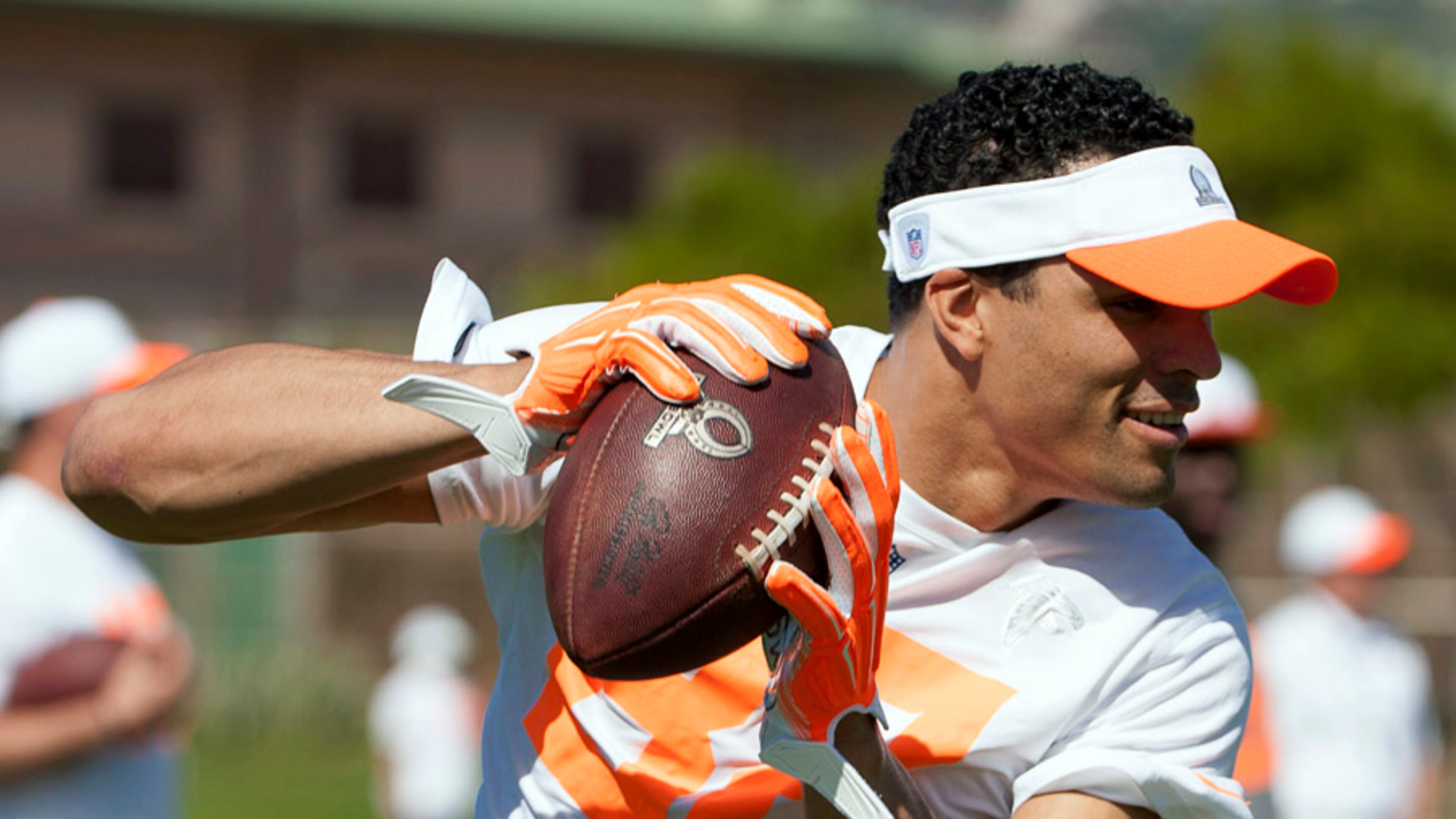 Atlanta Falcons tight end Tony Gonzalez, of Team Rice, catches a pass during NFL football Pro Bowl football practice at Kapolei High School on Friday, Jan. 24, 2014, in Kapolei, Hawaii. (AP Photo/Eugene Tanner)