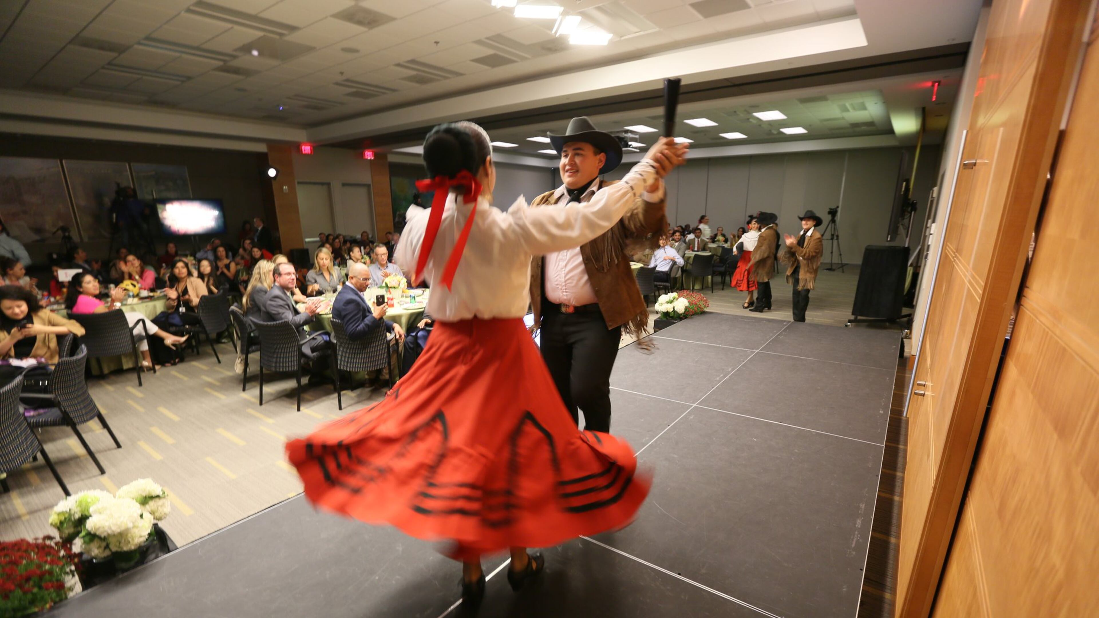 Ballet of Guanajuato entertained the guests at the Personajes Destacados Award Ceremony at Cox Enterprises headquarters. Miguel Martínez/MundoHispánico