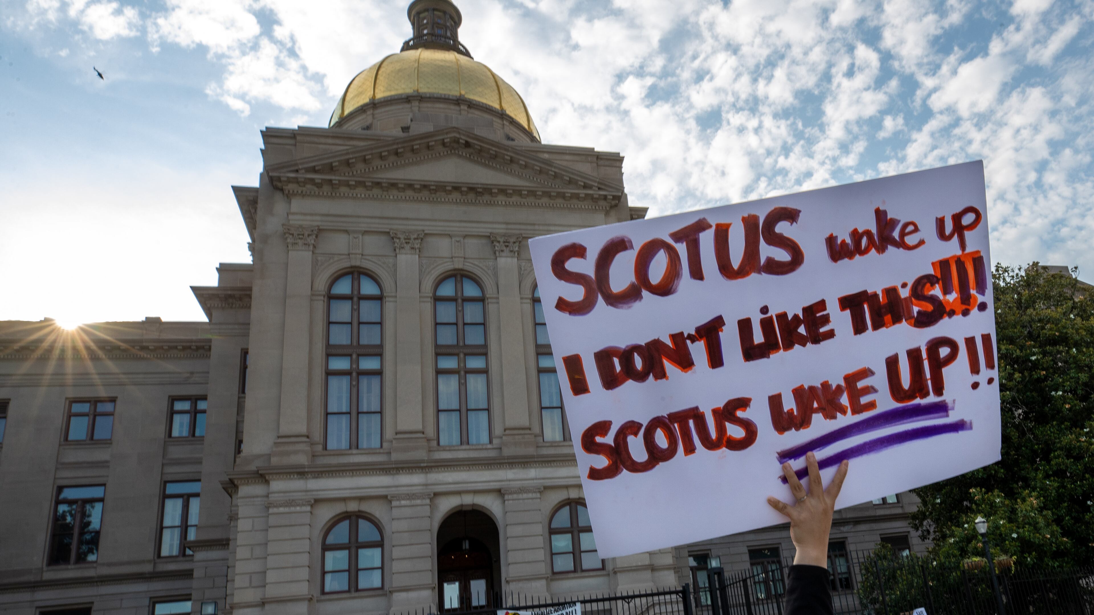 Abortion rights activists gather at the Georgia State Capital Saturday, June 25, 2022. (Steve Schaefer / steve.schaefer@ajc.com)