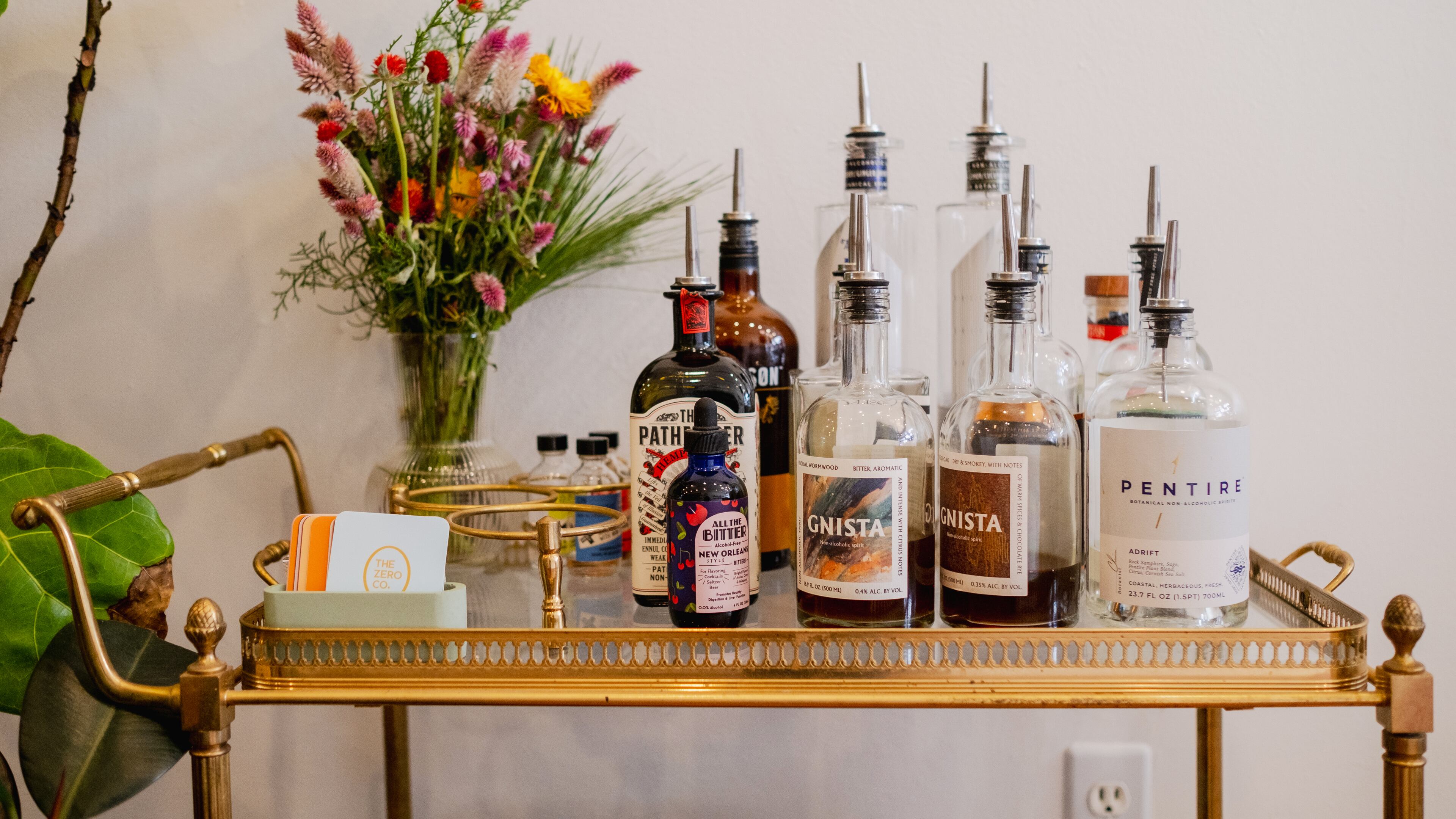 Non-alcoholic bottle shop the Zero Co. will host a paint and sip event this month. / Courtesy of the Zero Co.