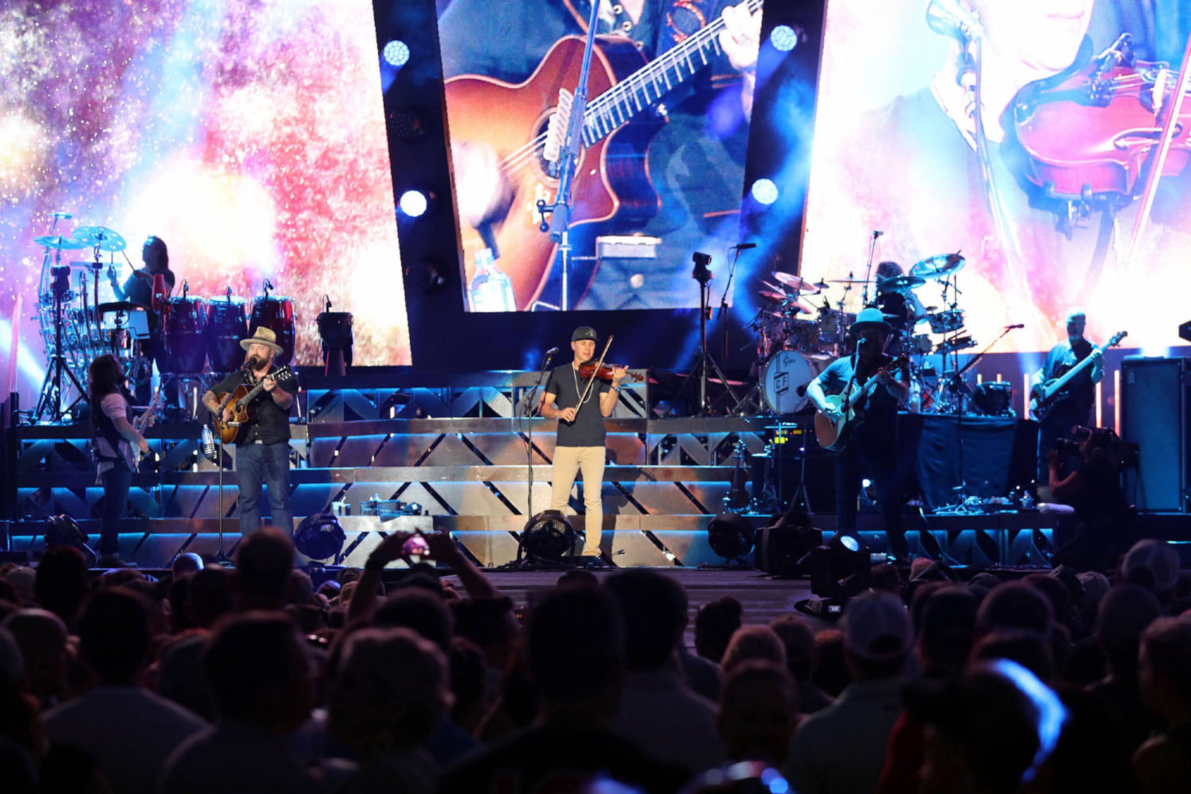 The Zac Brown Band rocked SunTrust Park on Saturday, June 30, 2018, on their Down the Rabbit Hole Tour. OneRepublic and Nahko and Medicine ForThe People opened the concert.
Robb Cohen Photography & Video /RobbsPhotos.com