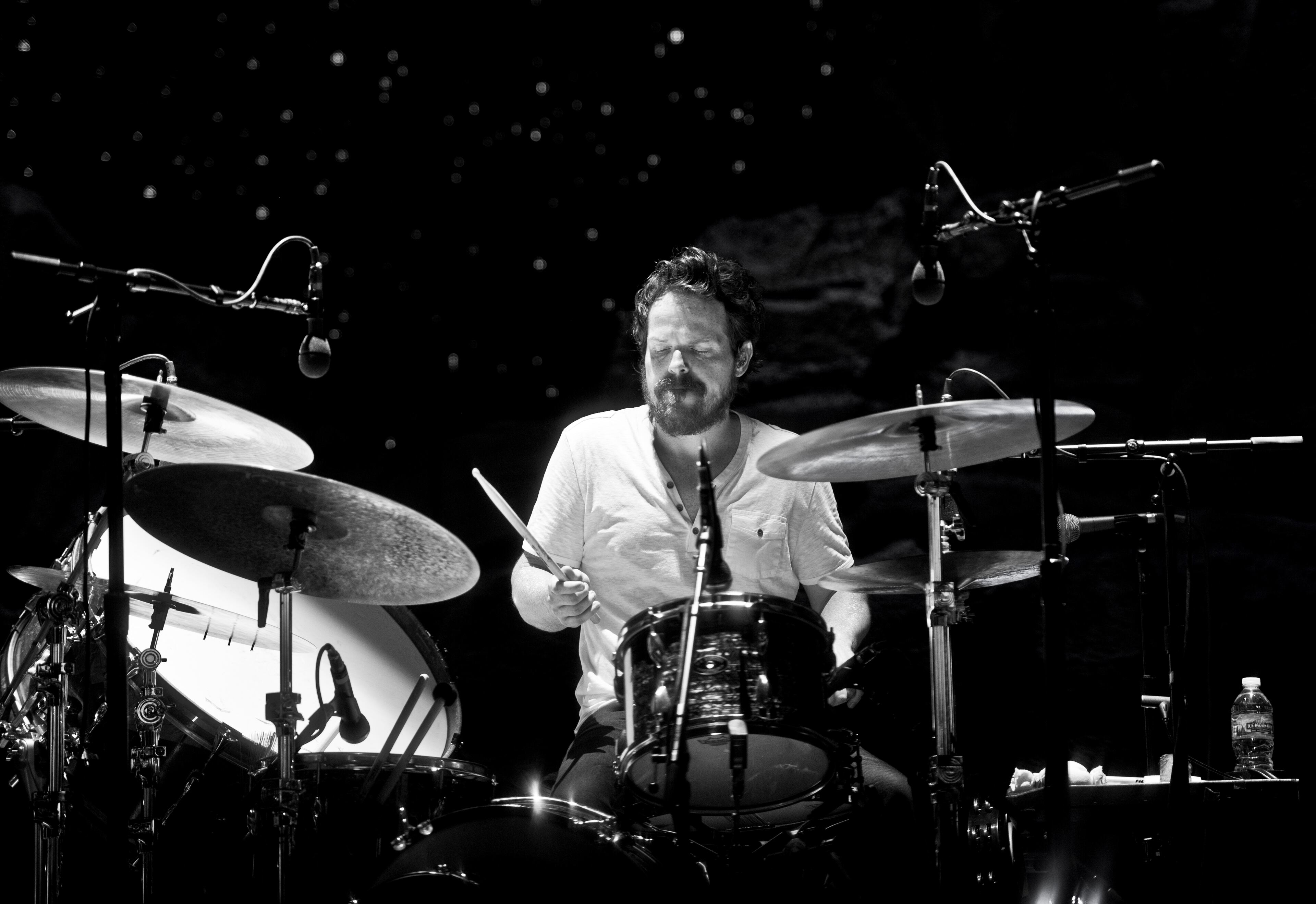 John Mayer thrilled fans with his unique voice and spectacular guitar playing at Riverbend Music Center in Cincinnati, Ohio.