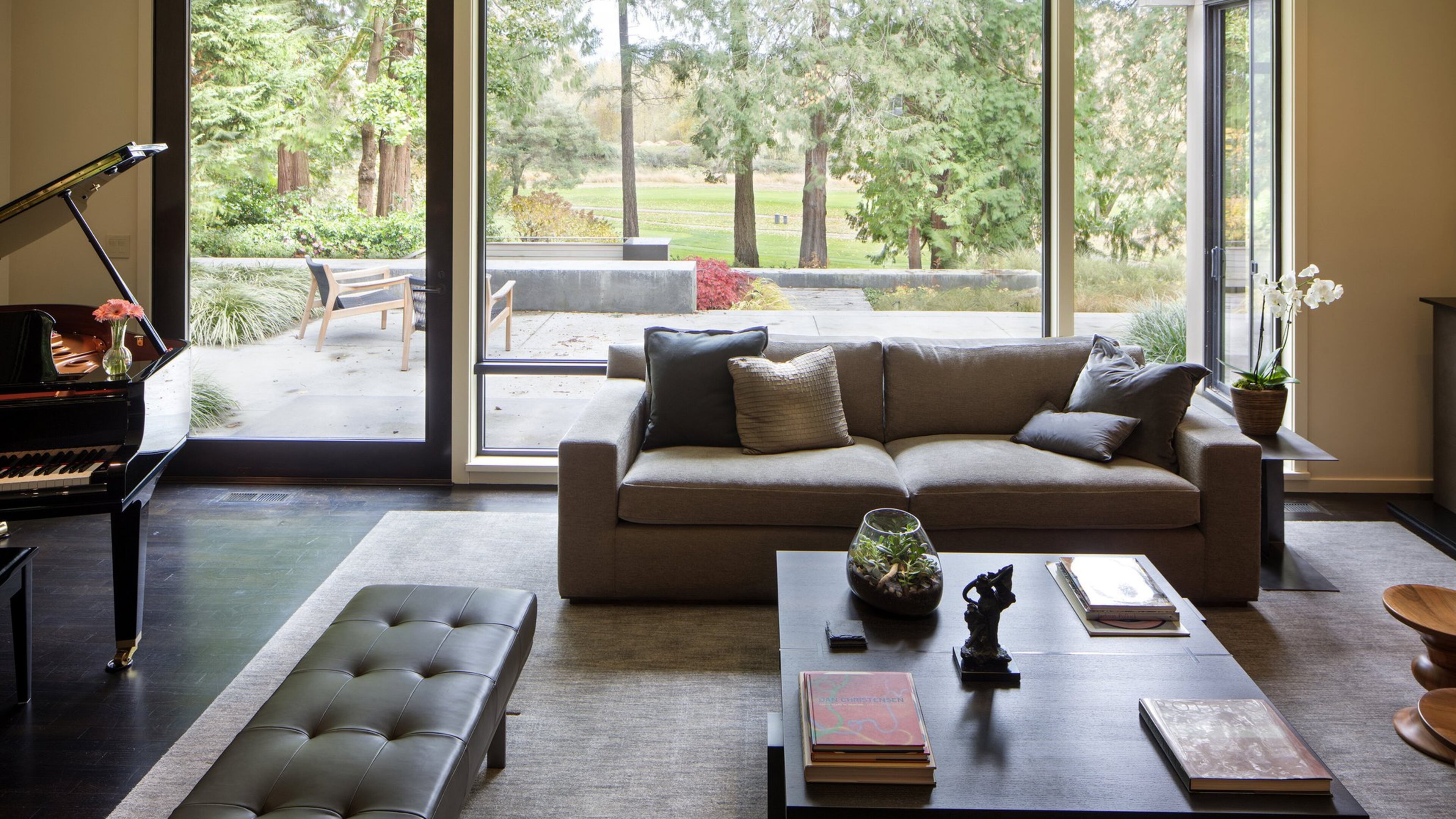 The living-room windows were the last big thing, says homeowner Lisa Davenport. The living room had the biggest pane of glass you d ever seen. We were so heartbroken, but we wanted a door to the outside. (Steve Ringman/Seattle Times/TNS)