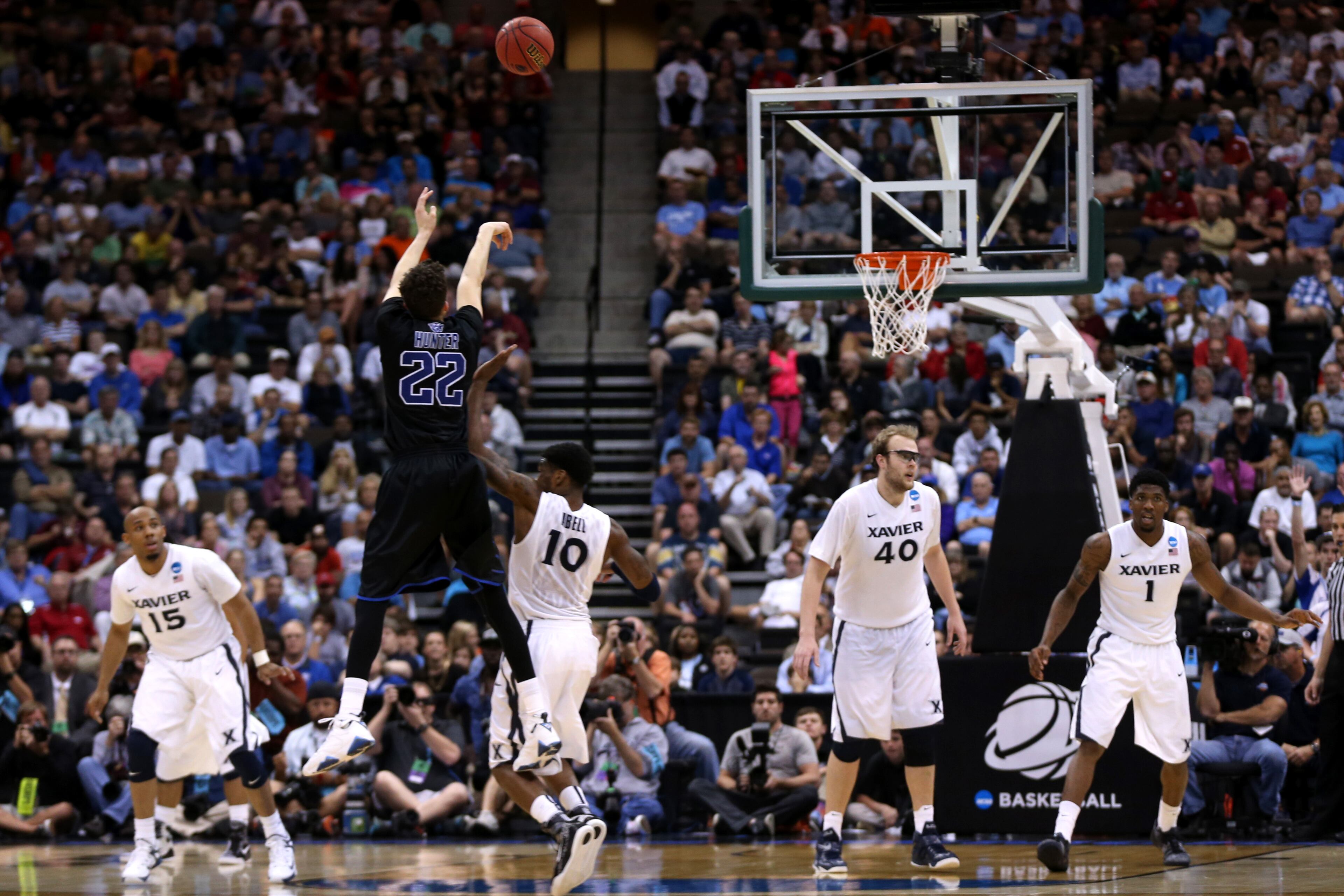JACKSONVILLE, FL - MARCH 21: R.J. Hunter #22 of the Georgia State Panthers shoots over Remy Abell #10 of the Xavier Musketeers in the second half during the third round of the 2015 NCAA Men's Basketball Tournament at Jacksonville Veterans Memorial Arena on March 21, 2015 in Jacksonville, Florida. (Photo by Mike Ehrmann/Getty Images)