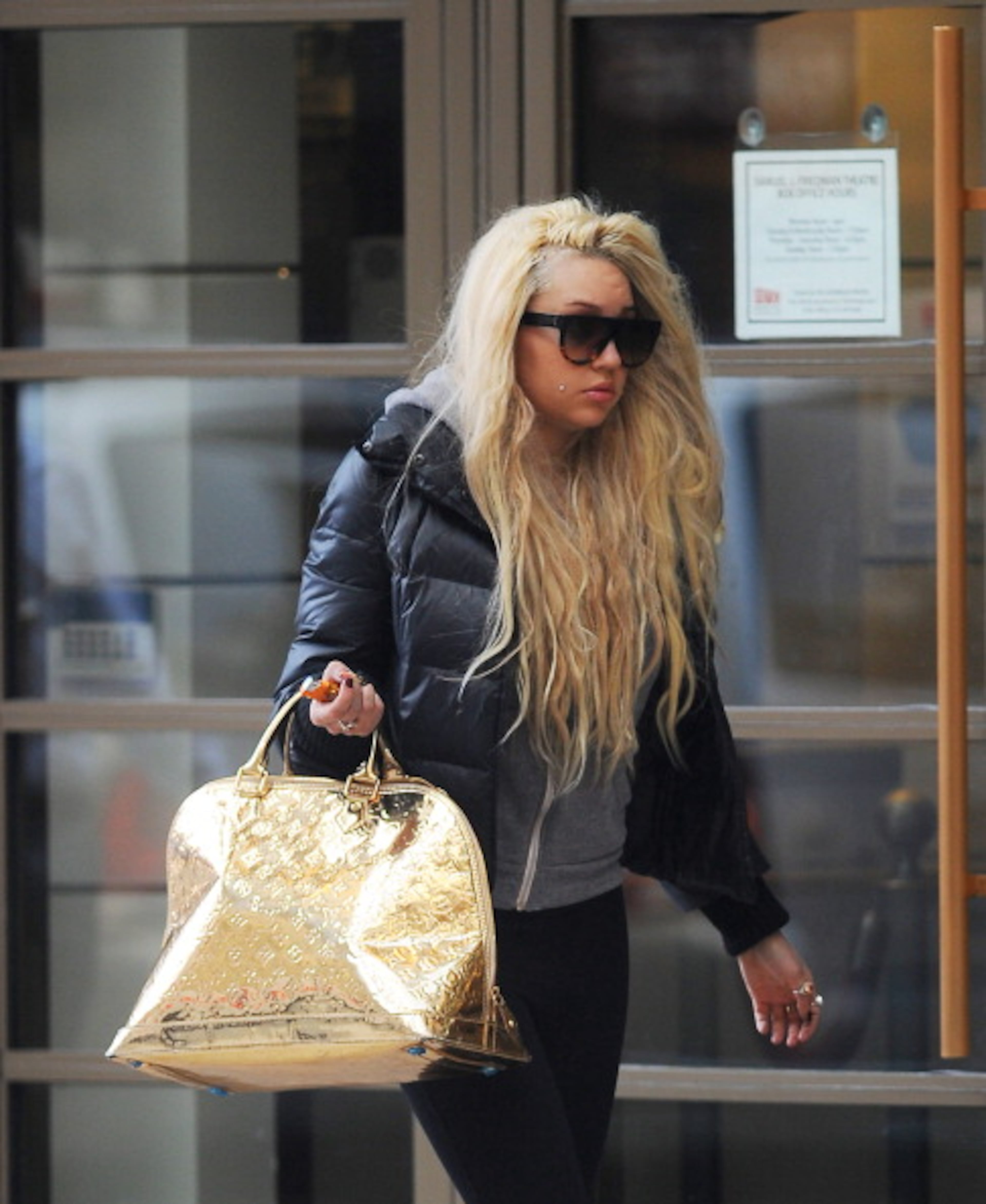 NEW YORK, NY - APRIL 09: Amanda Bynes is seen in Manhattan on April 09, 2013 in New York City. (Photo by Josiah Kamau/BuzzFoto/FilmMagic)