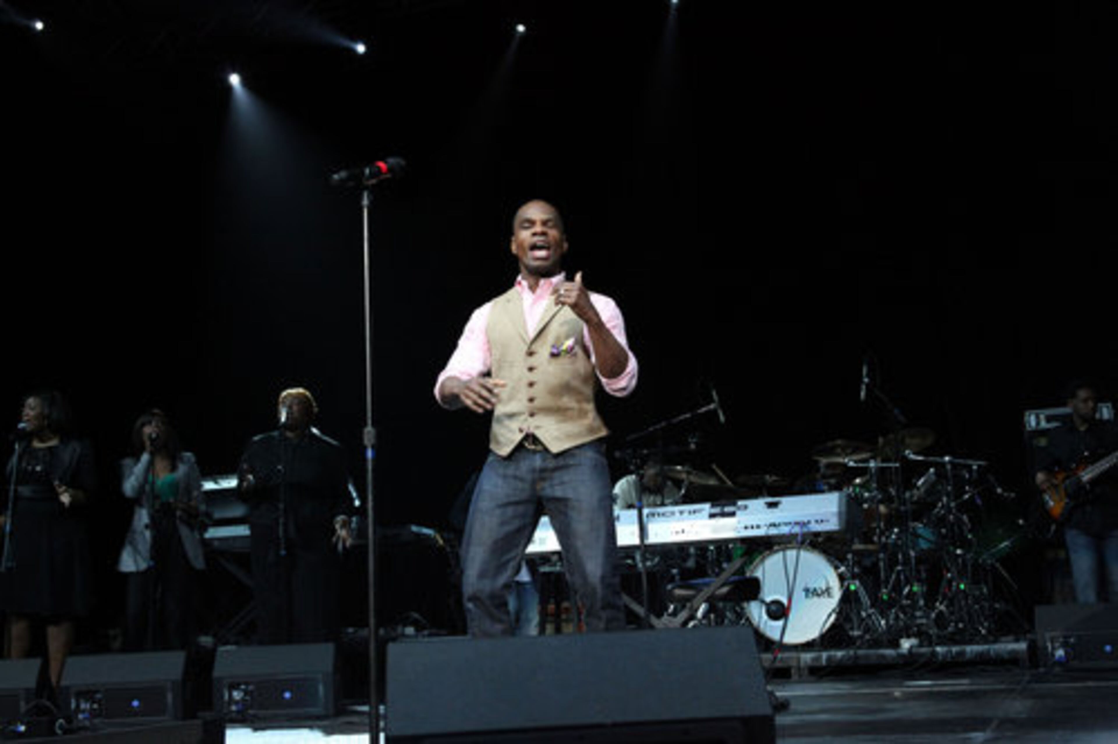 Gospel star Kirk Franklin performs "I Smile" Saturday night on the opening night of the Comedy Gospel Tour at Philips Arena.