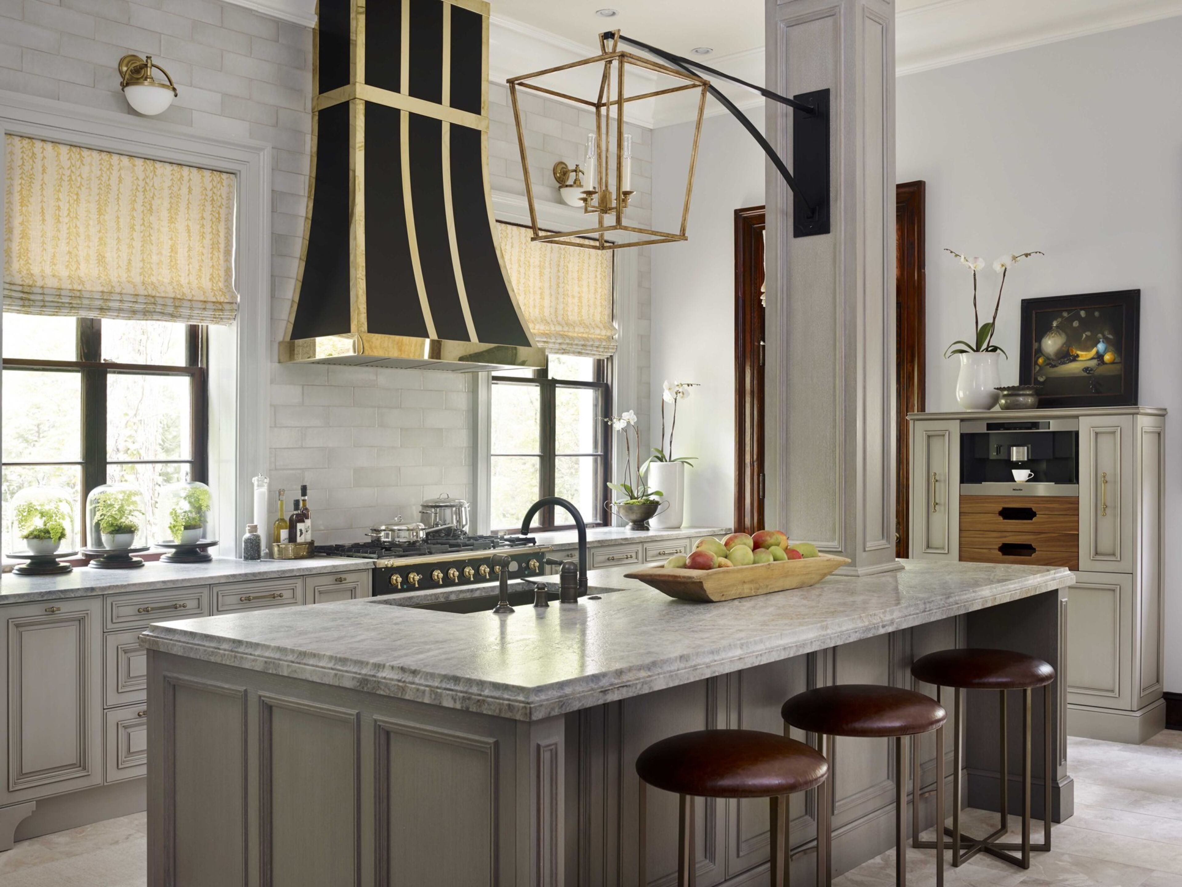 Clean, coastal vibes don’t seem to be going away — white and gray are still the most popular colors for kitchen cabinets, backsplashes and walls.