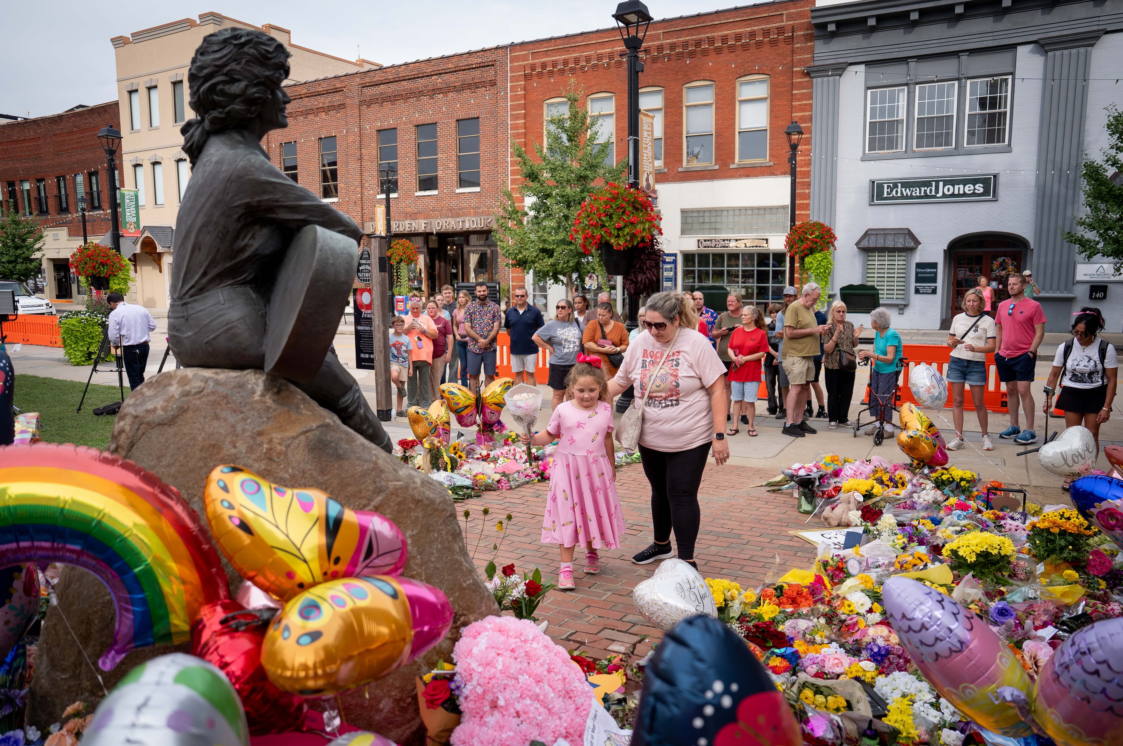 Obit Dolly Parton Reaction