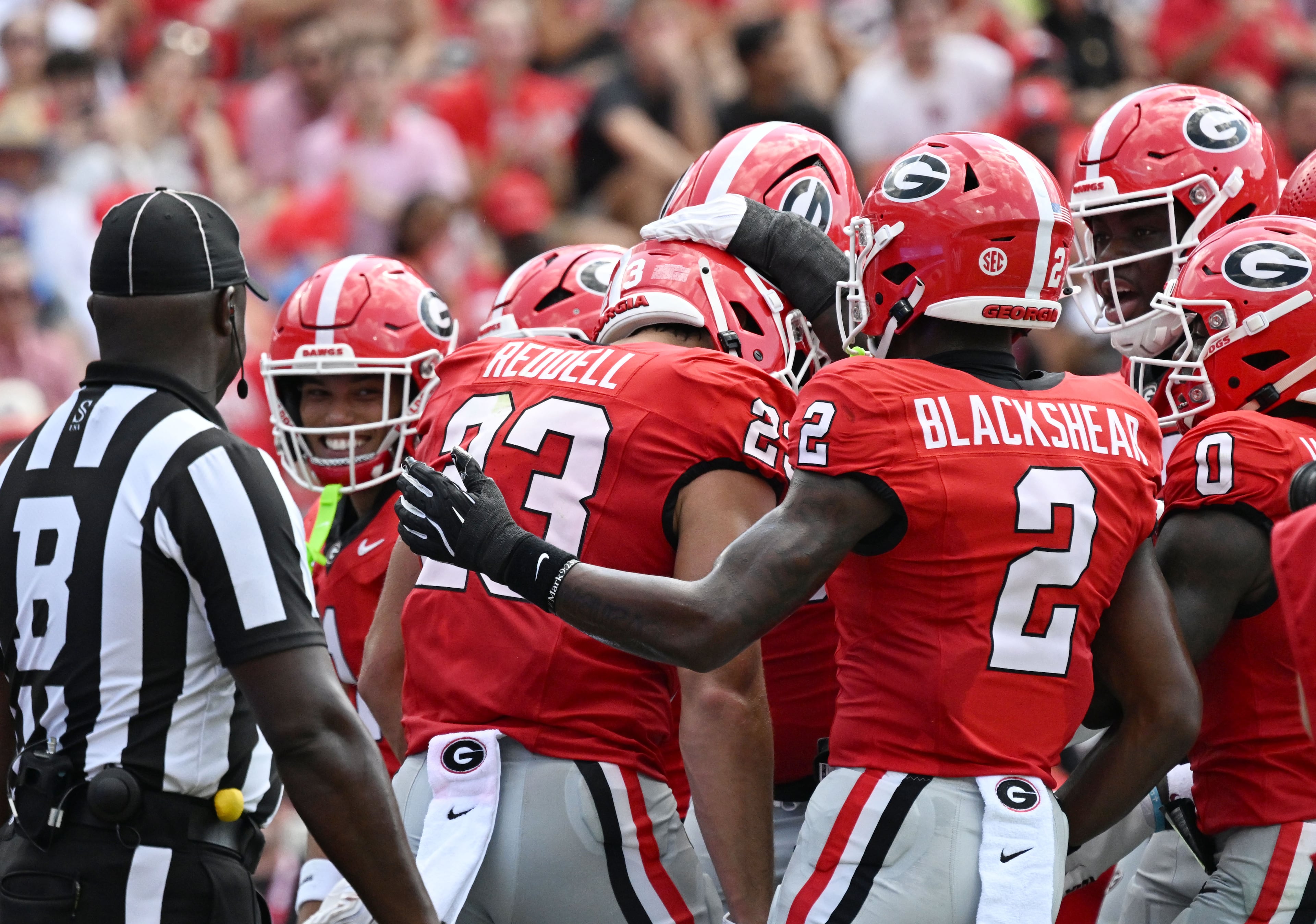 Georgia tight end Jaden Reddell celebrates with teammates after scoring a touchdown during the first half in an NCAA football game vs. Tennessee State at Sanford Stadium on Saturday, Sept. 5, 2026, in Athens, Ga. (Hyosub Shin/AJC)