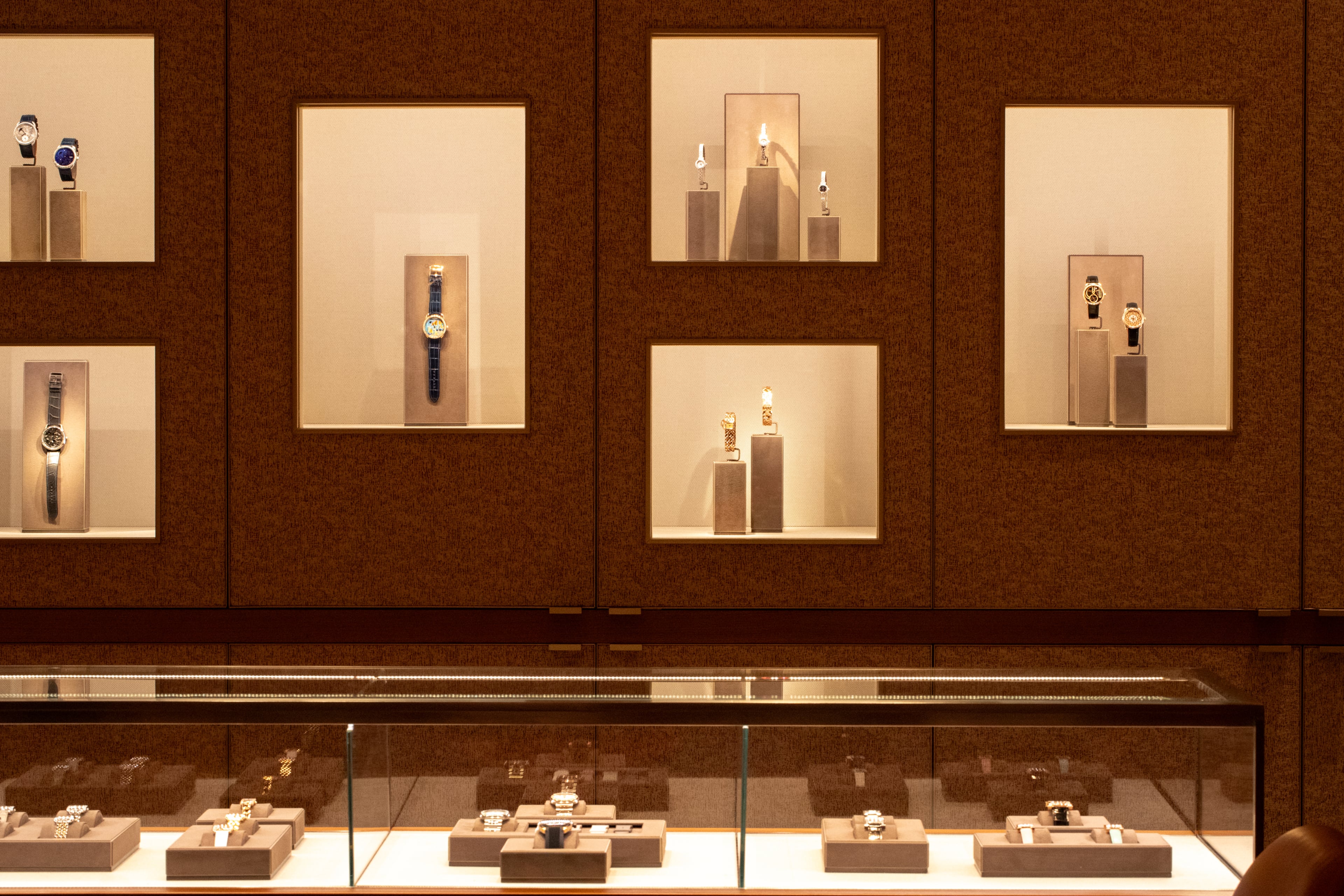 Hermès opens at Phipps Plaza after a decade in Buckhead Village District. The new space is nearly twice as large and is organized into 16 areas, including the métiers for shoes, flanked by men and women’s ready-to-wear areas and the fine jewelry and watches salon. The French boutique offers luxury goods, cosmetics, silk scarves, handbags, jewelry, fine shoes, perfumes, home good and equestrian leathers. Photos taken on Wednesday, Oct 30, 2024. (Jenni Girtman for The Atlanta Journal-Constitution)