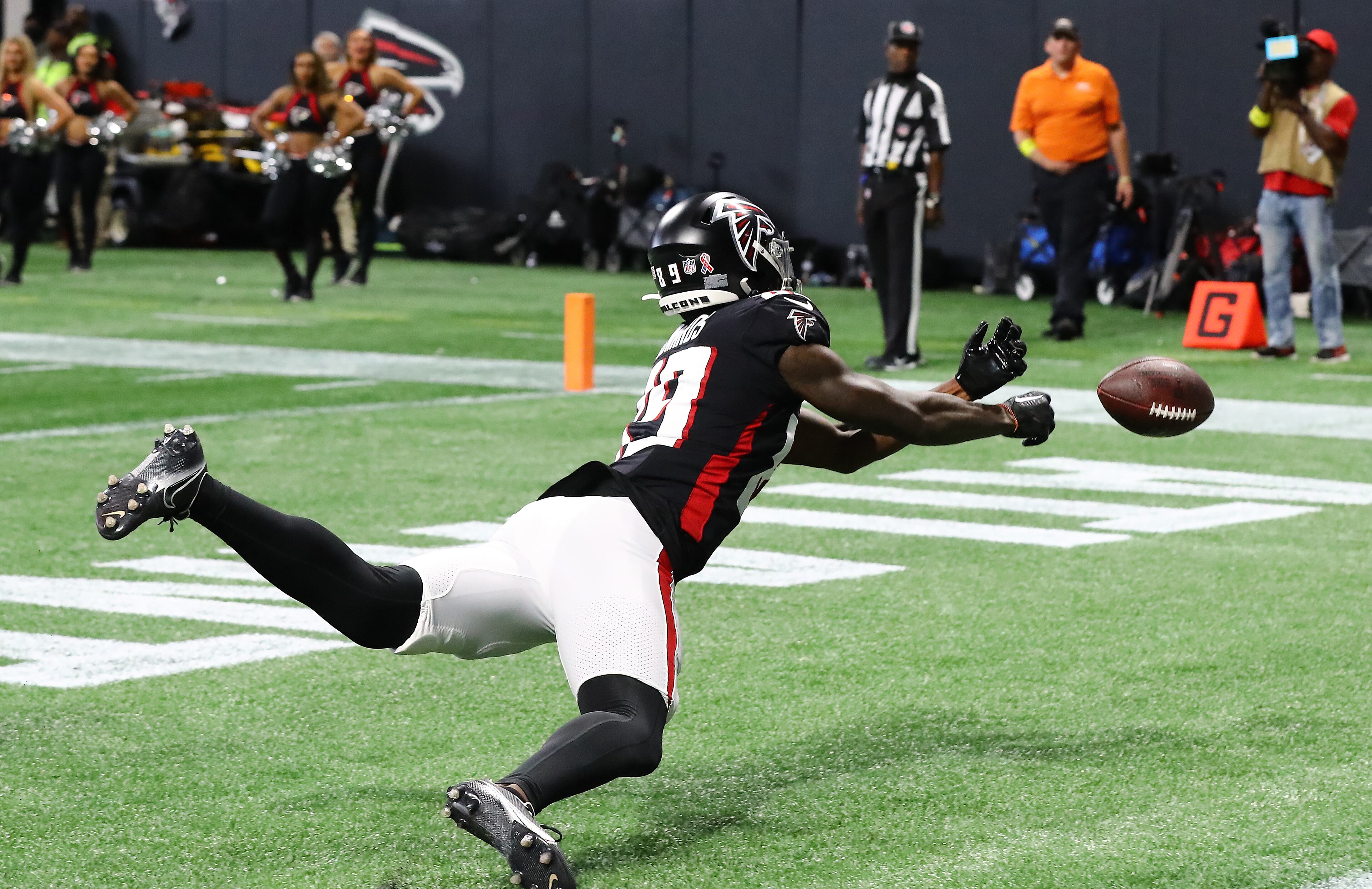 Falcons wide receiver Bryan Edwards can't come up with the pass from quarterback Marcus Mariota on Sunday. (Curtis Compton / Curtis Compton@ajc.com)