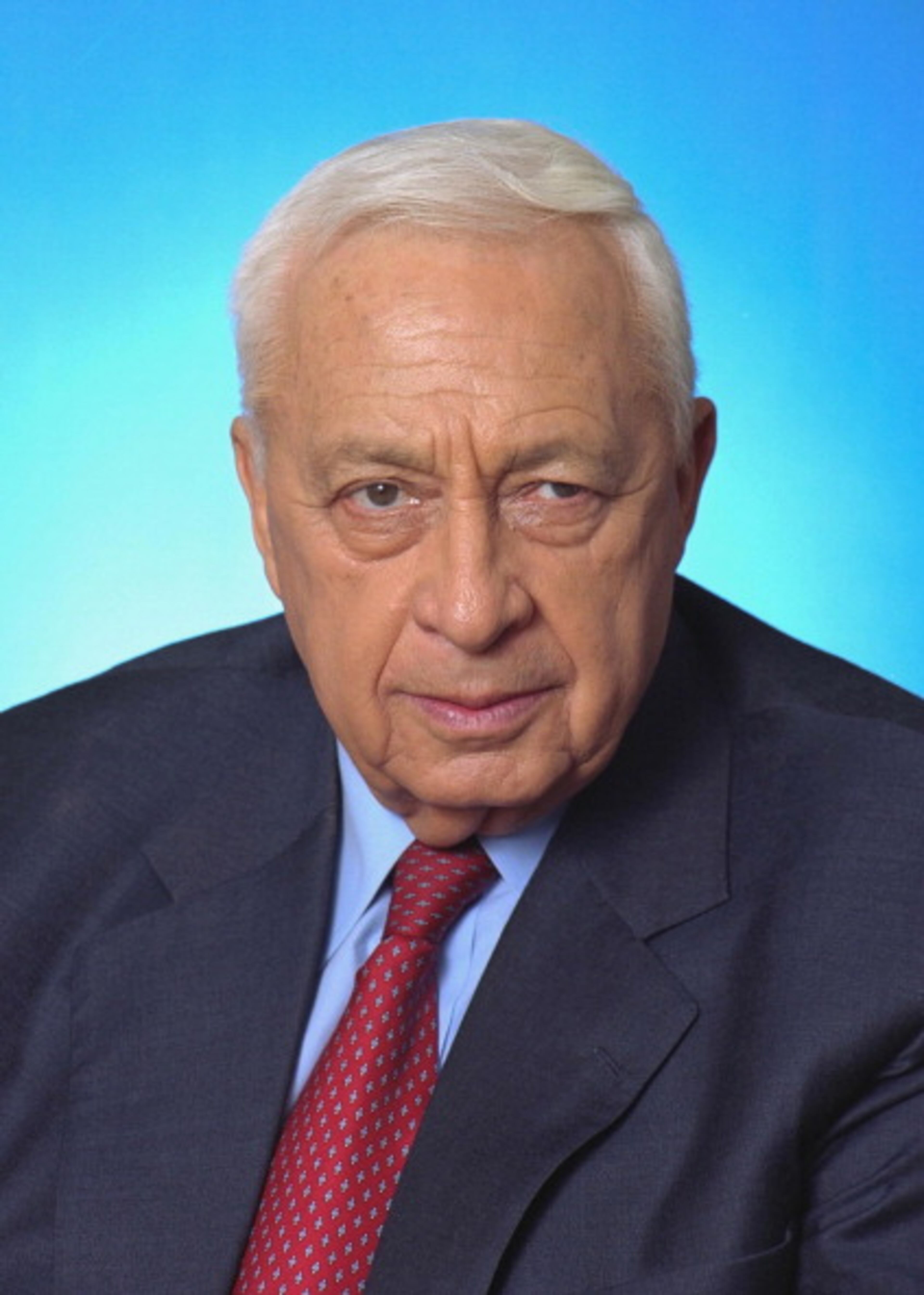 Portrait of Israeli former Prime Minister Ariel Sharon, near Sderot, Israel, January 1, 2001. The photo was taken at his ranch, Havat Hashikmim. (Photo by Dan Porges/Getty Images)