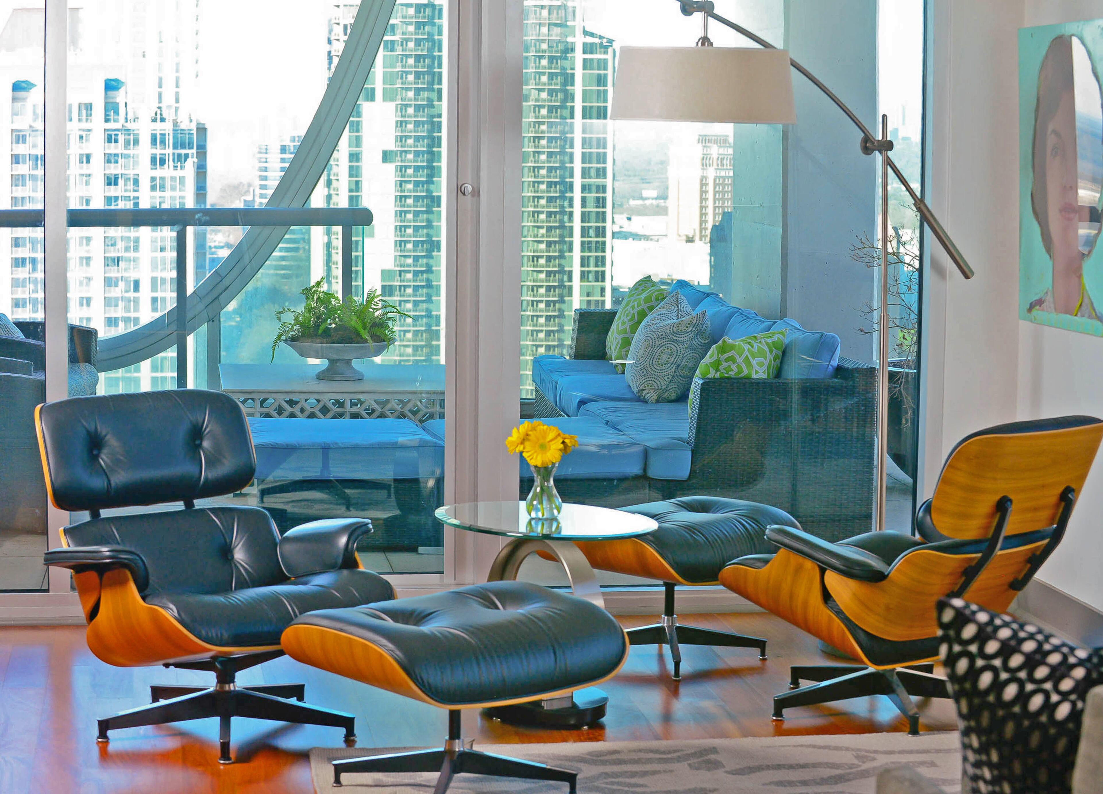 The classic mid-century modern chairs were a gift from Karen Hudson-Simard to her husband. “My husband and I love the Eames chairs,” she said. “When he comes home from work, that’s where we sit, have our glass of wine and talk about the day.” (Contributed by Christopher Oquendo/www.ophotography.com)