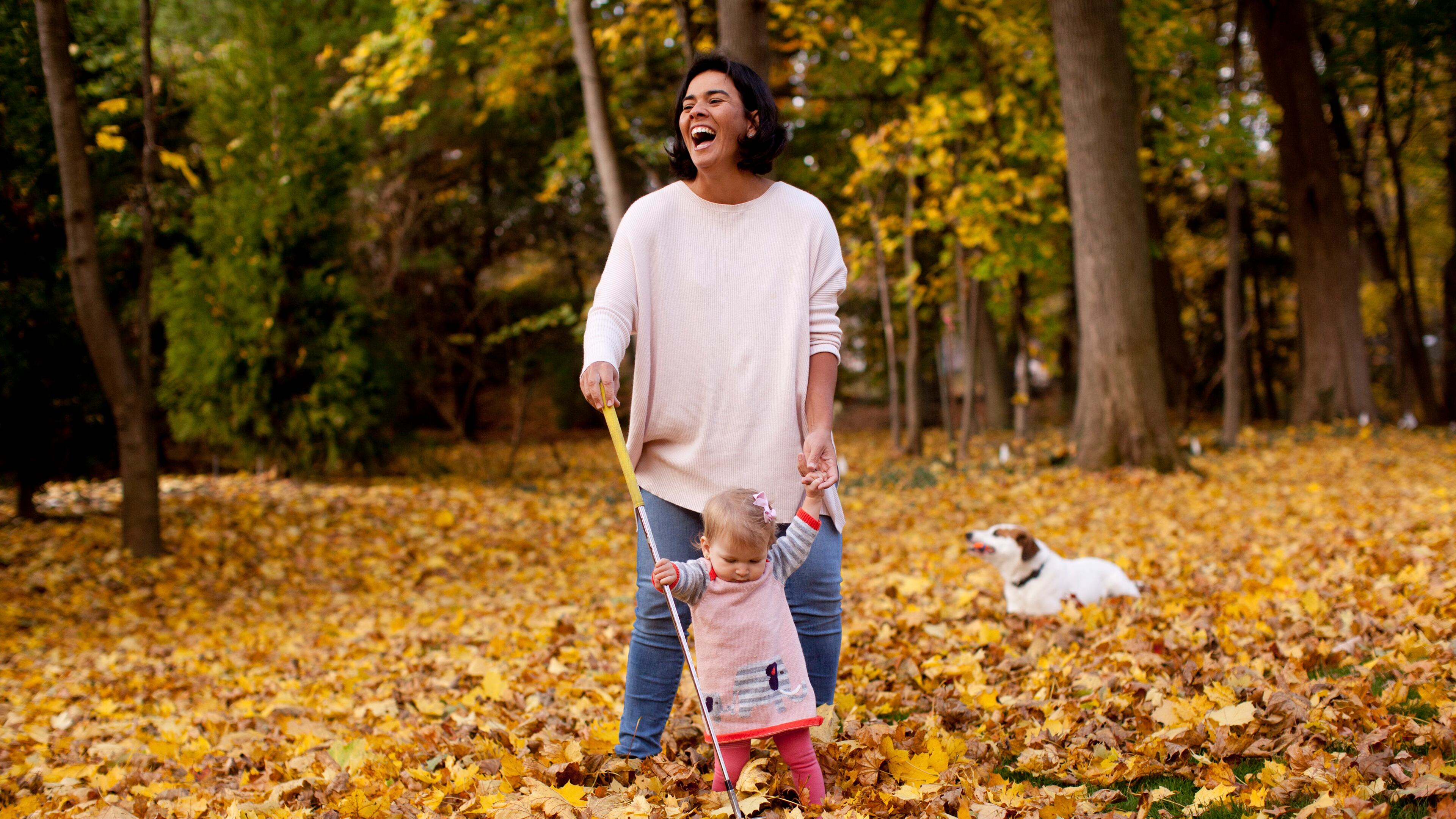 Candy Hannemann at home with her daughter Luiza, 1, before leaving for a golf trip to Mexico, in Brookline, Mass., Oct. 7, 2015. Succumbing to pain in her right wrist, Hannemann gave up competitive golf from 2009 until this year. She wants to play in the 2016 Olympic Games in her hometown, Rio de Janeiro, despite years away from the highest level of the sport. (Erik Jacobs/The New York Times)