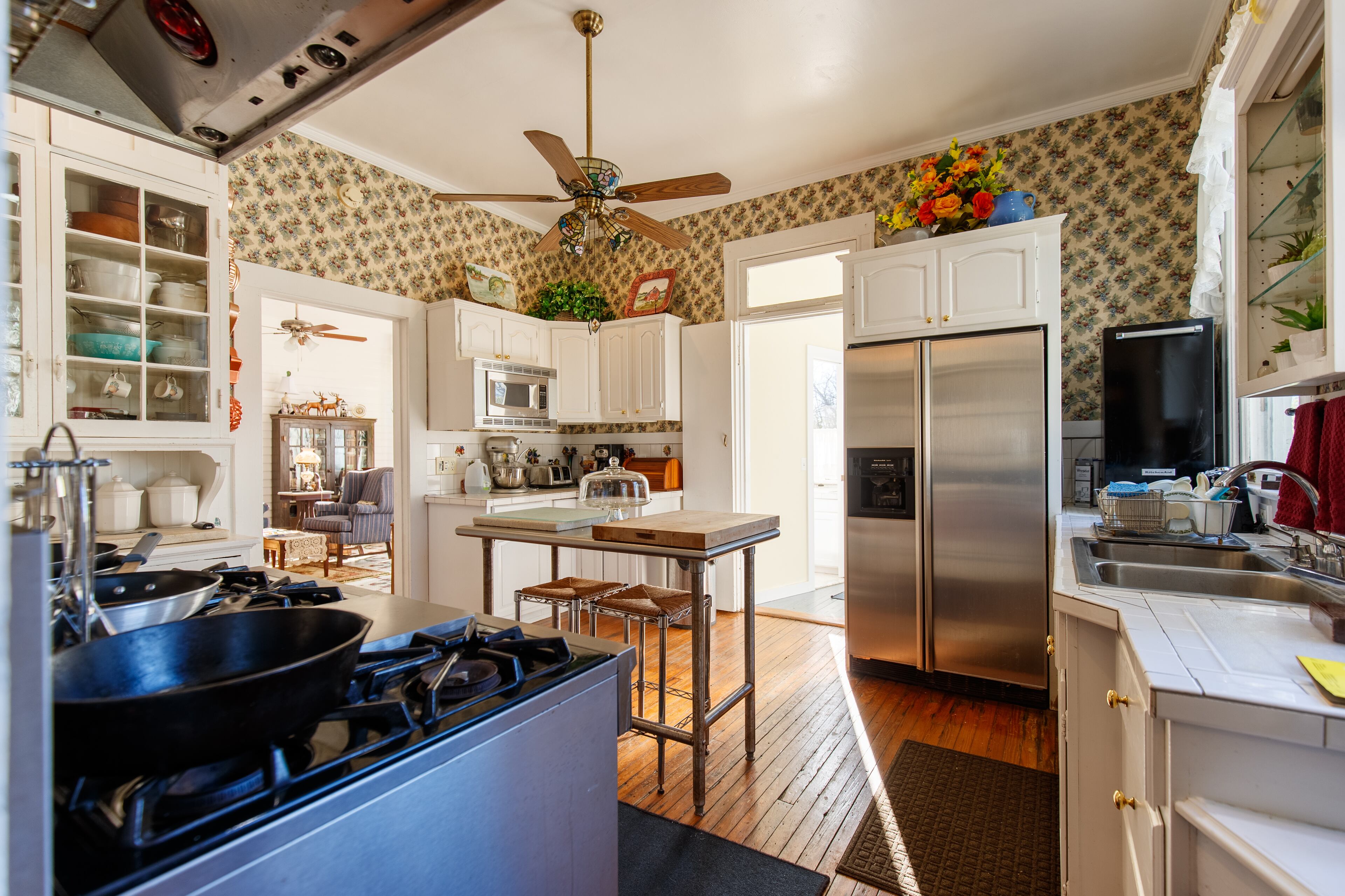 Located at 8355 Old Madison Road, this Quitman, Georgia estate is currently on the market for $2,100,000.
Courtesy of David Burnett and the Canopy Realty Group