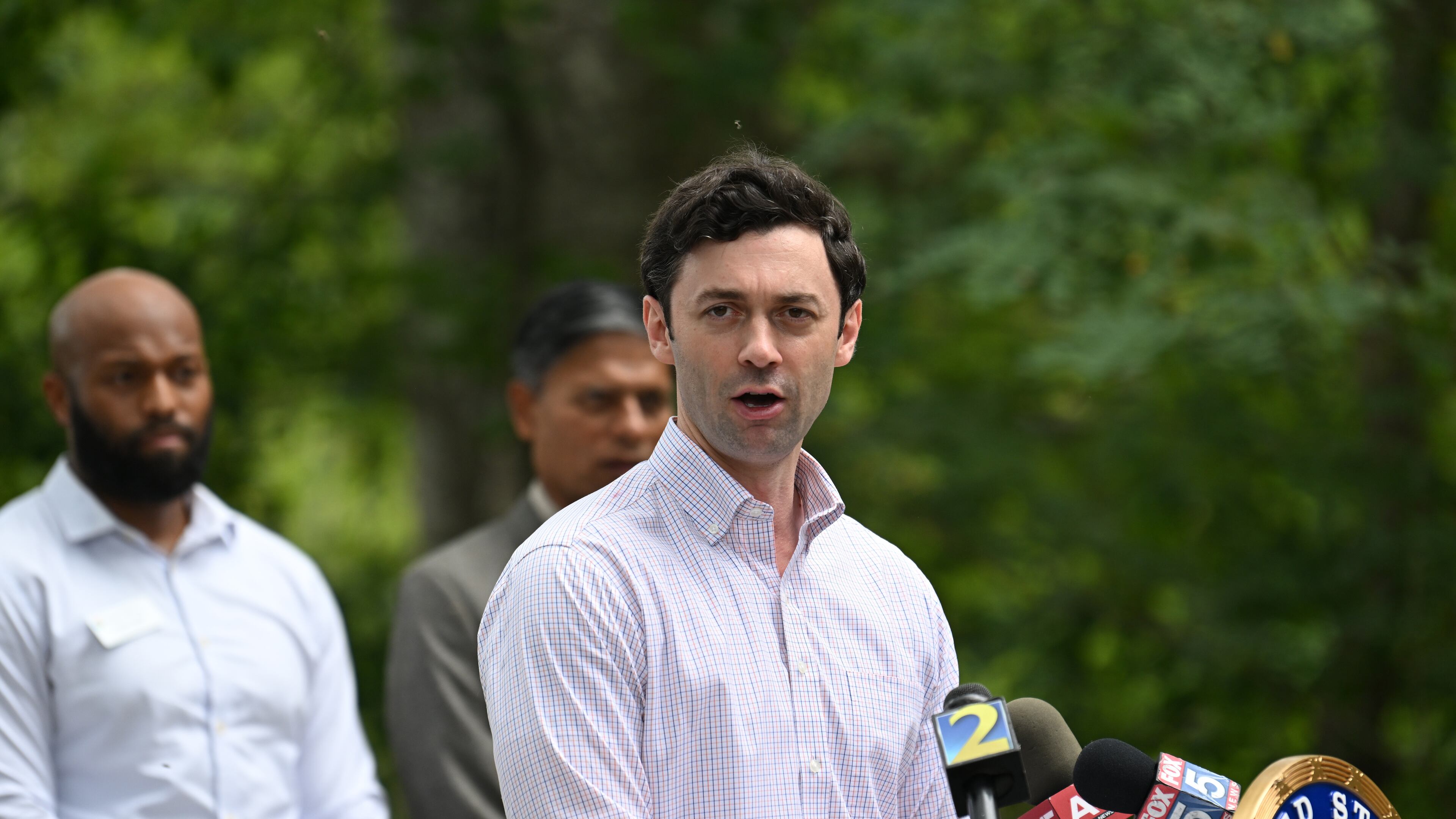 Georgia Democratic U.S. Sen. Jon Ossoff and Tennessee Republican U.S. Sen. Marsha Blackburn joined together in proposing stronger requirements for internet providers and websites to submit reports when they suspect a child is being sexually exploited online. It became law Tuesday. (Hyosub Shin / Hyosub.Shin@ajc.com)