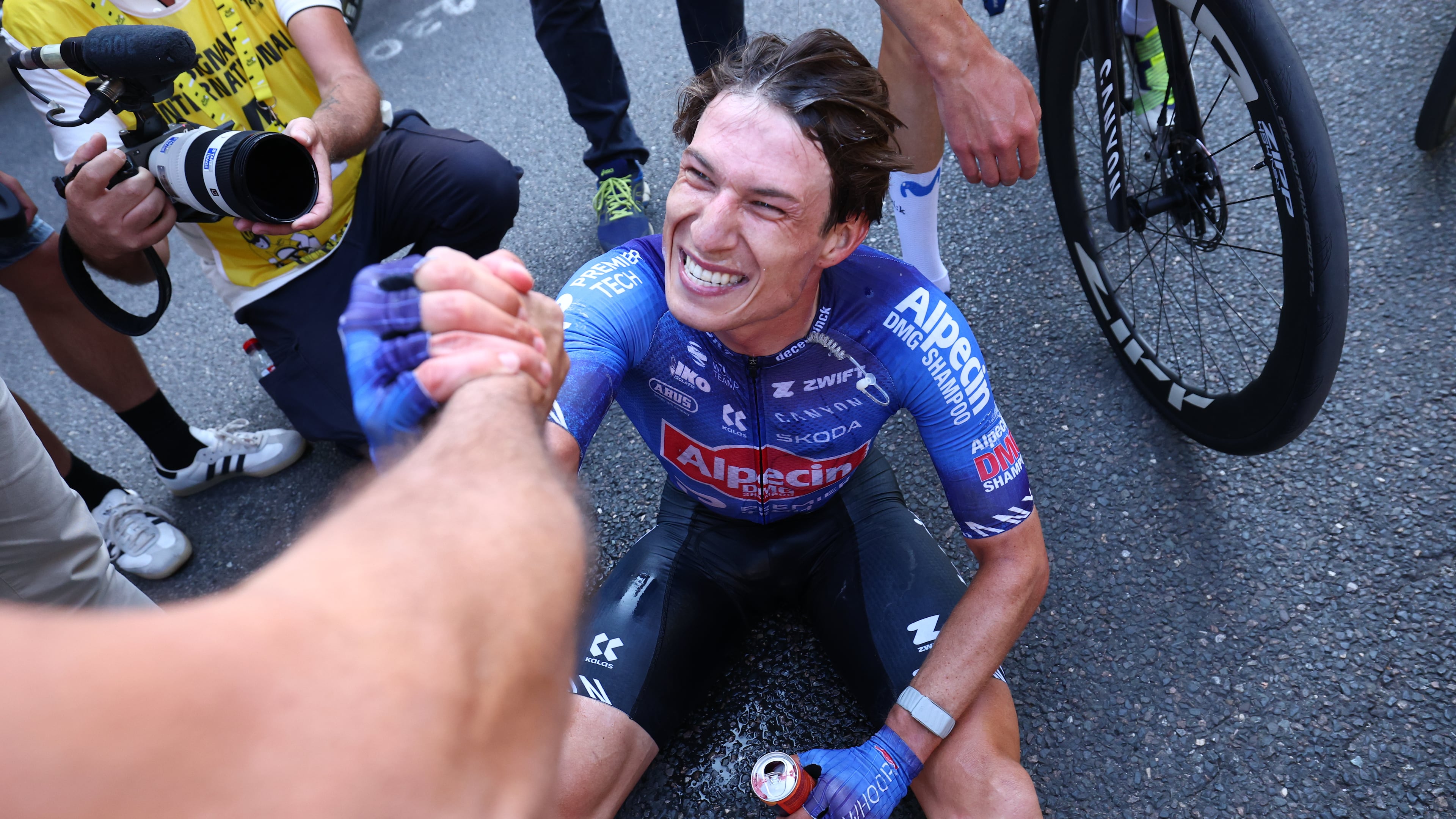 Belgium's Jasper Philipsen reacts after winning the seventeenth stage of the Tour de France cycling race, with start in Chambery and finish in Voiron France, Wednesday, July 22, 2026. (Gonzalo Fuentes/Pool Photo via AP)