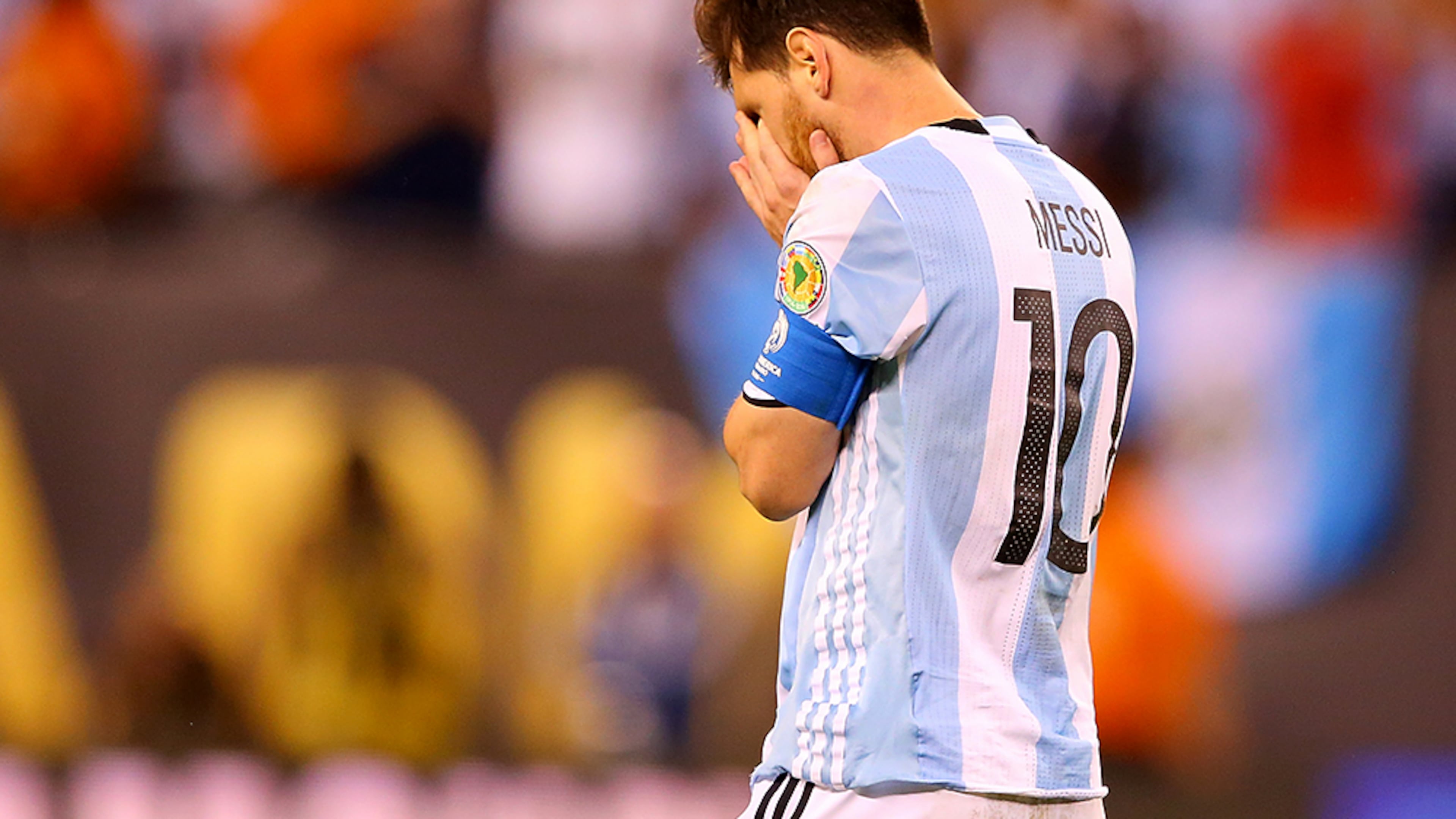 EAST RUTHERFORD, NJ - JUNE 26: Lionel Messi #10 of Argentina reacts after missing a penalty kick against Chile during the Copa America Centenario Championship match at MetLife Stadium on June 26, 2016 in East Rutherford, New Jersey. Chile defeated Argentina 4-2 in penalty kicks. (Photo by Mike Stobe/Getty Images)