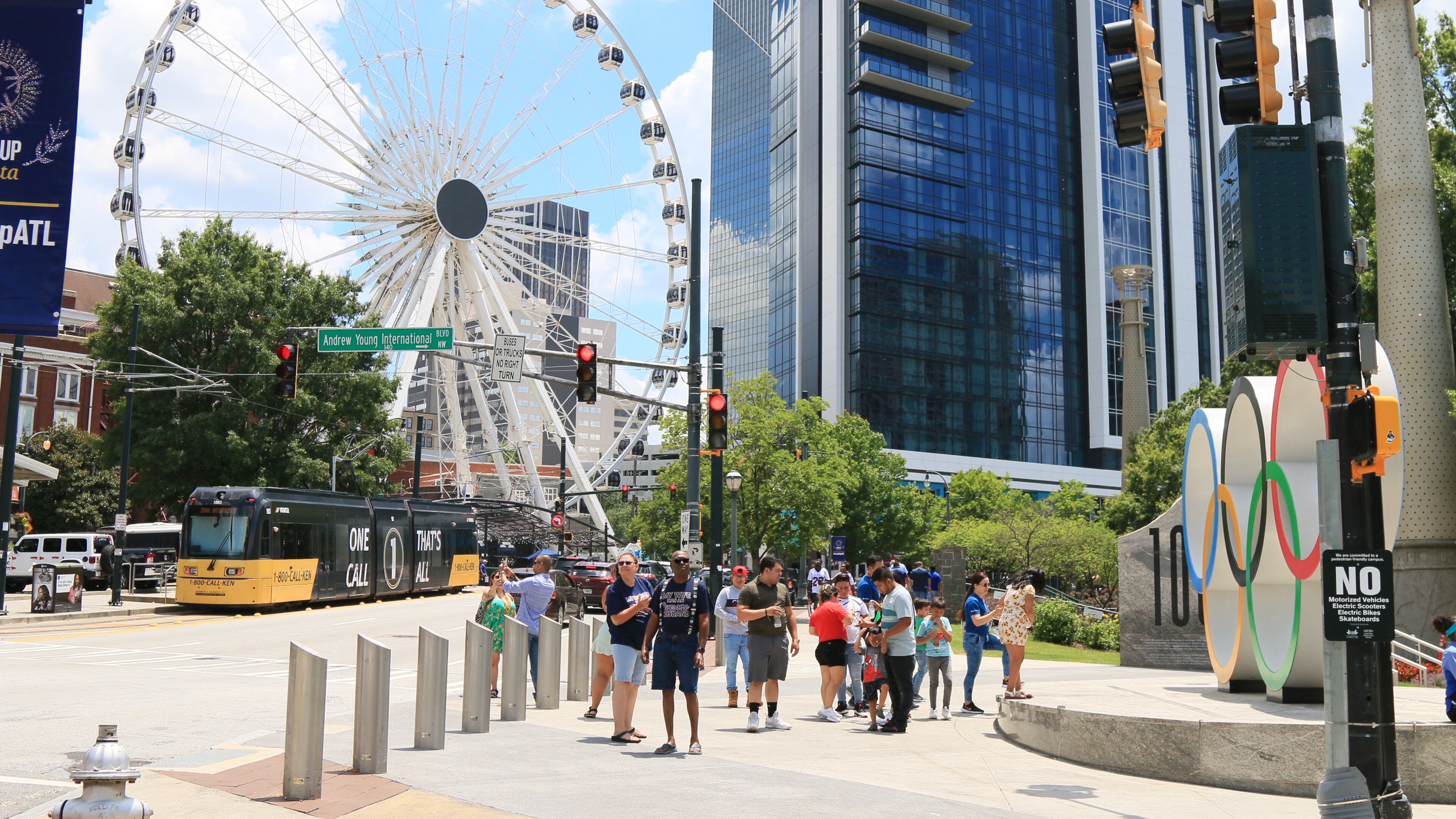 Downtown Atlanta comes alive during Dragon Con weekend, with food, drinks and fandom energy around every corner. (Katrina Merto for the AJC)