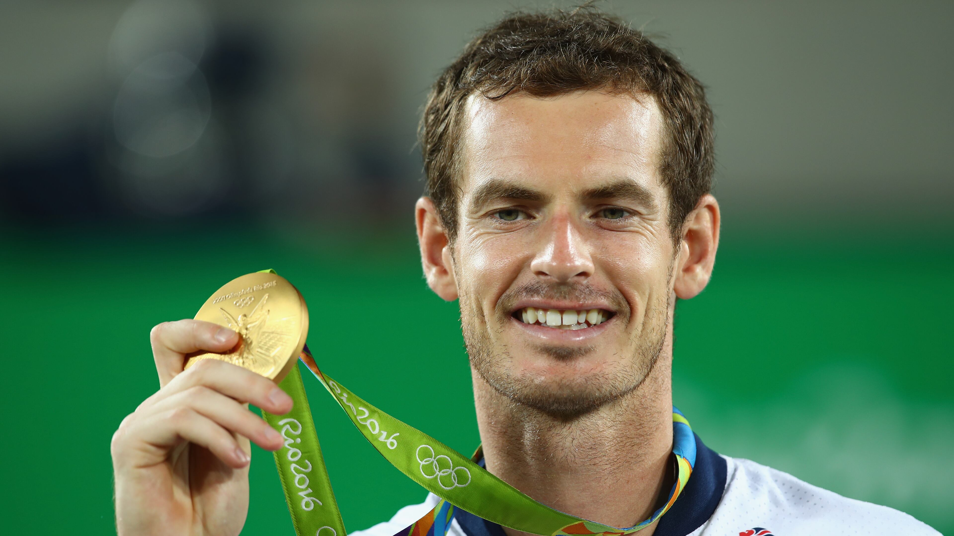 RIO DE JANEIRO, BRAZIL - AUGUST 14: Gold medalist Andy Murray of Great Britain poses on the podium during the medal ceremony for the men's singles on Day 9 of the Rio 2016 Olympic Games at the Olympic Tennis Centre on August 14, 2016 in Rio de Janeiro, Brazil. (Photo by Clive Brunskill/Getty Images)