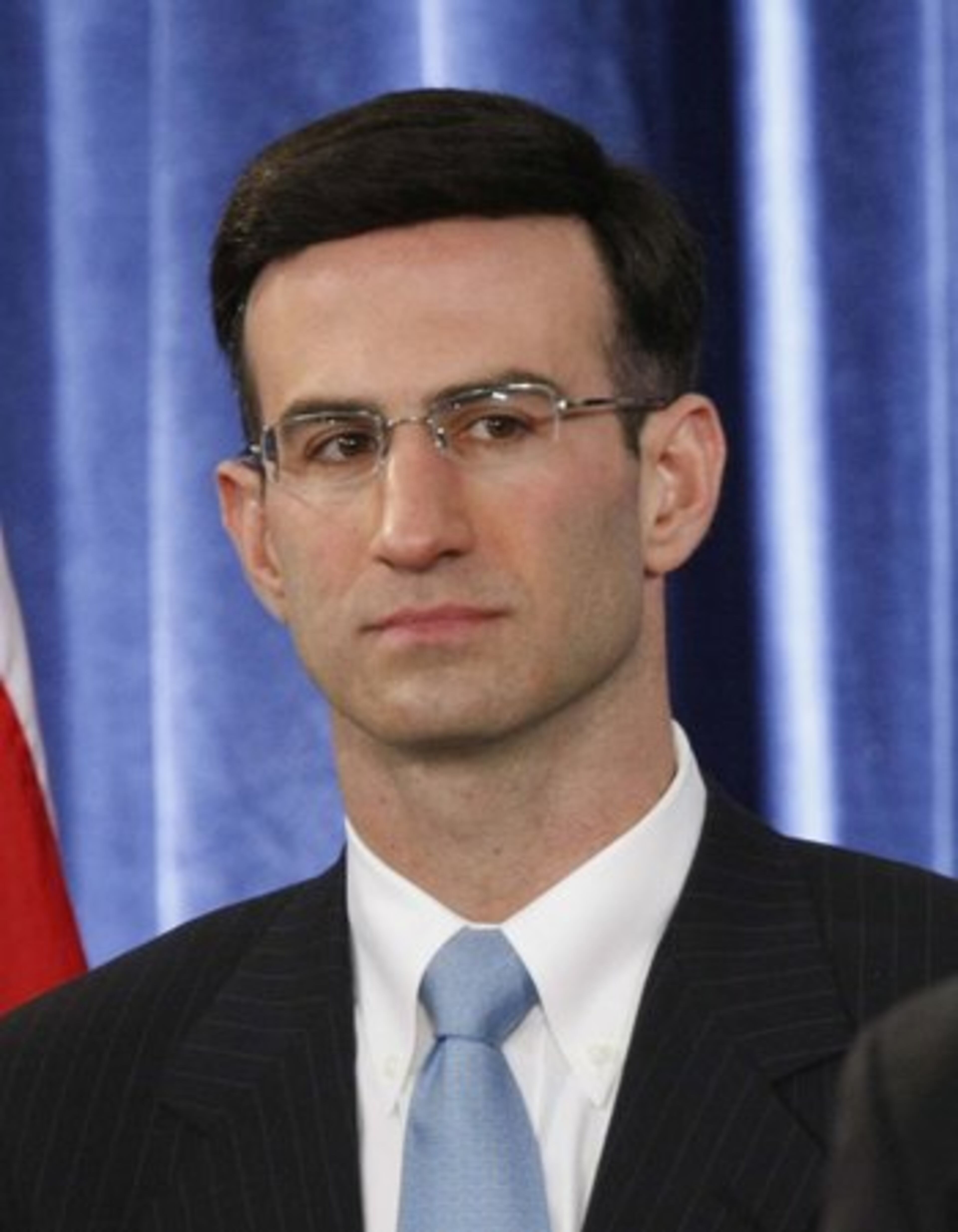 Peter Orszag was the 37th Director of the Office of Management and Budget under President Barack Obama. Claire Milonas, daughter of Greek shipping magnate Spiros Milonas, had Orszag's love child in 2009. The couple had split up when she was three months pregnant. He later married TV journalist Bianna Golodryga.