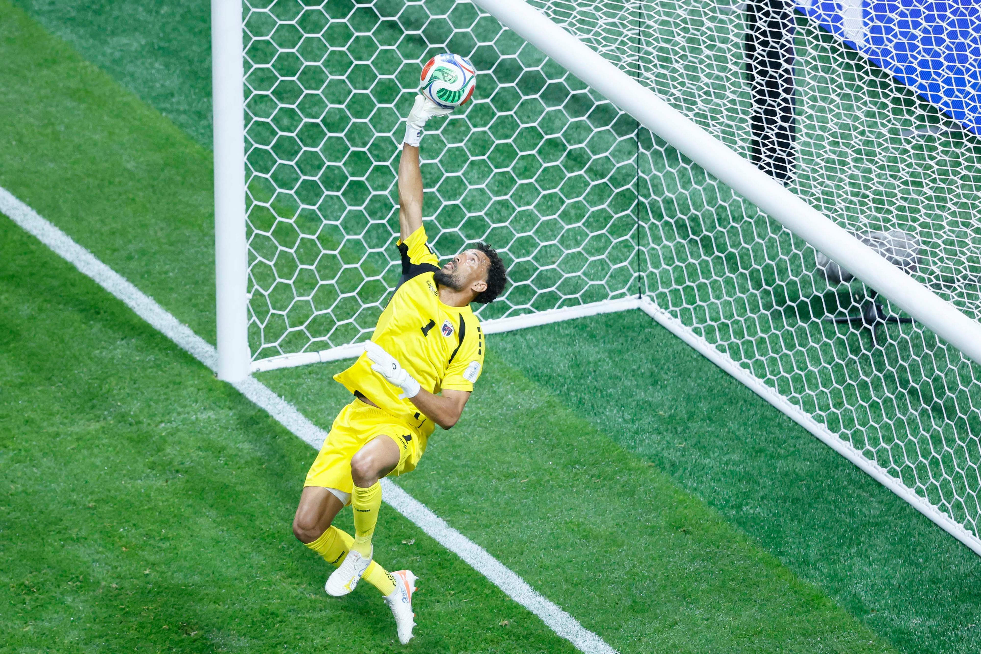 Cape Verde goalkeeper Vozinha makes a save during a World Cup Group H match at Atlanta Stadium (Mercedes-Benz Stadium) on Monday, June 15, 2026. (Miguel Martinez/AJC)