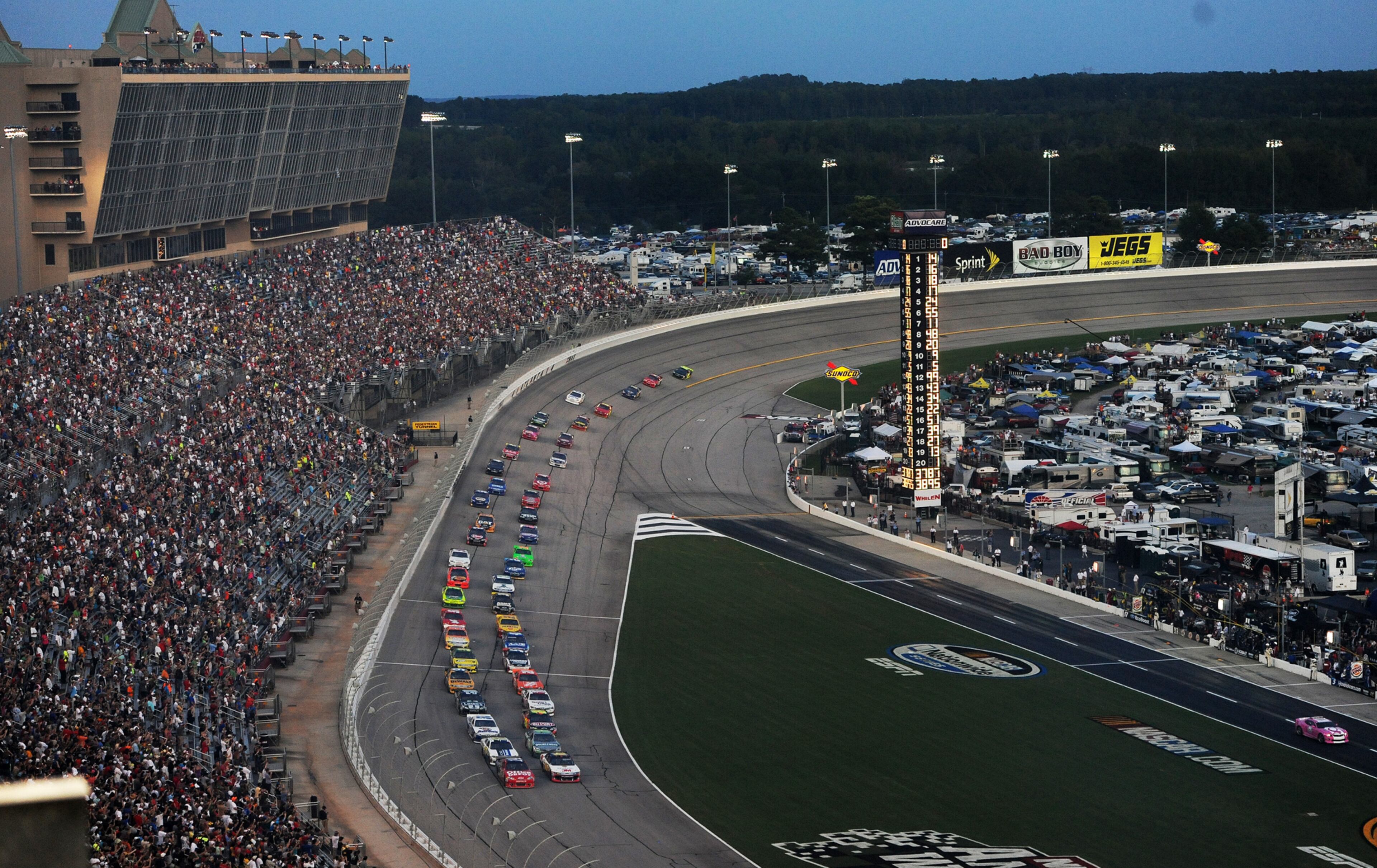 September 2, 2012 - Hampton: Cars come out of turn four to start the AdvoCare 500 at the Atlanta Motor Speedway in Hampton on Sunday, September 2, 2012. JOHNNY CRAWFORD /JCRAWFORD@AJC.COM