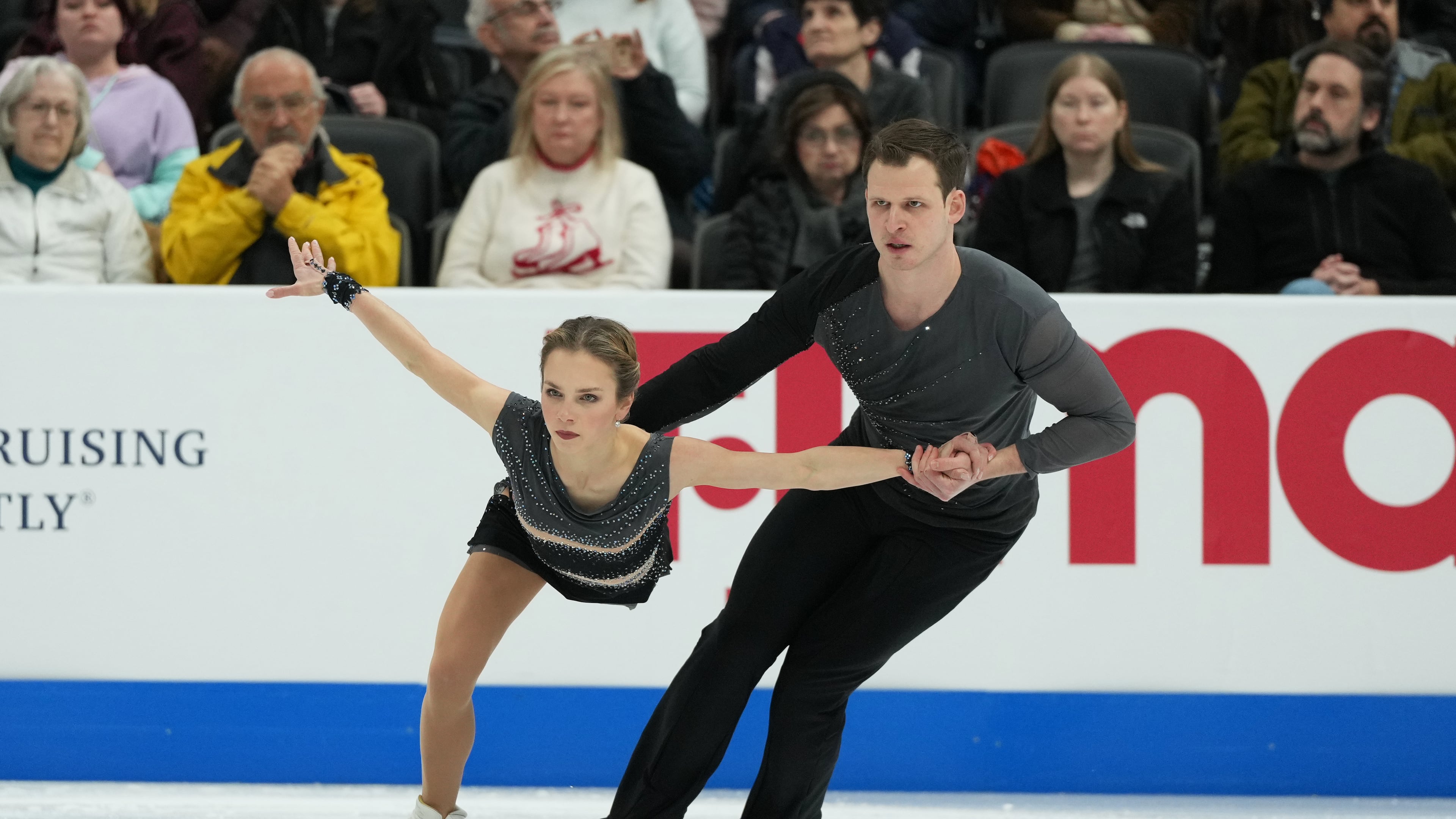 Alisa Efimova and Misha Mitrofanov compete during the pairs short program at the U.S. Figure Skating Championships, Wednesday, Jan. 7, 2026, in St. Louis. (AP Photo/Stephanie Scarbrough)